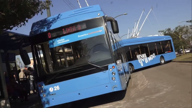 Trolza již dodala své parciální trolejbusy do argentinského města Rosario (na snímku). V Rusku začaly trolejbusy sloužit poprvé od 12. 12. 2017 v Petrohradě. (zdroj: Wikipedia.org)