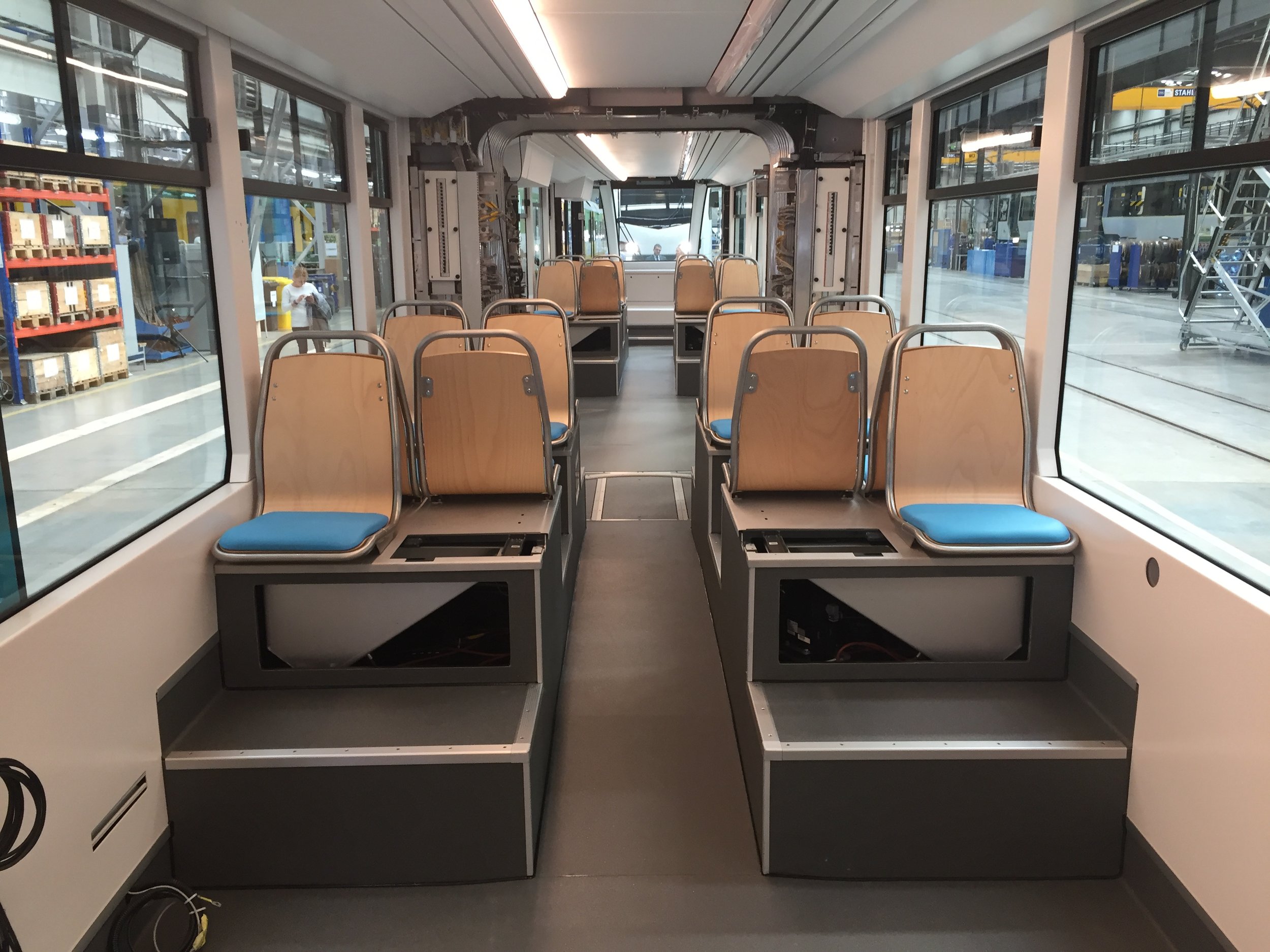 Rozpracovaný interiér vozidla. (foto: Libor Hinčica)