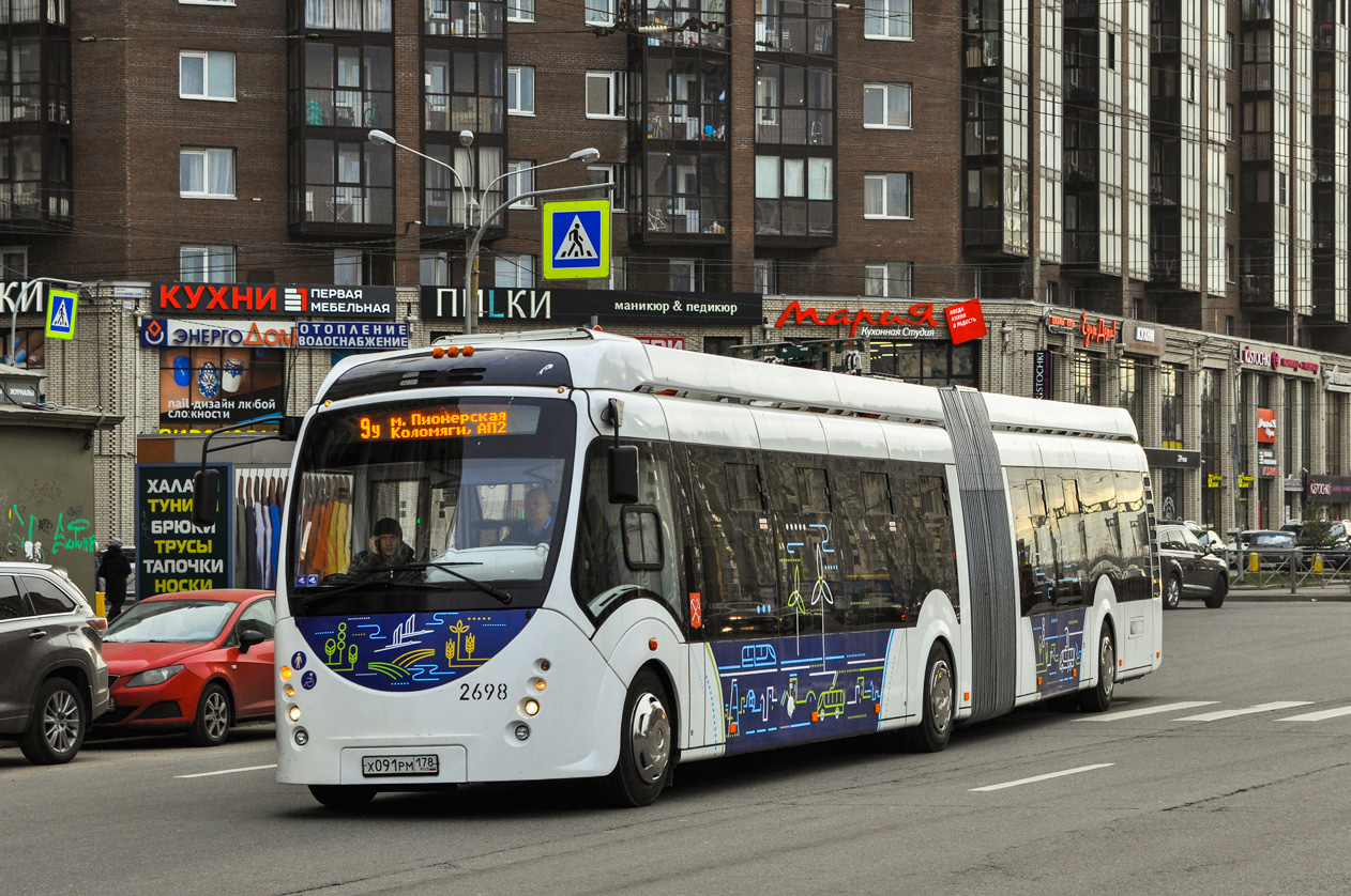Vůz BKM E433 Vitovt Max Electro během testování v Petrohradě. (foto: Belkommunmaš)