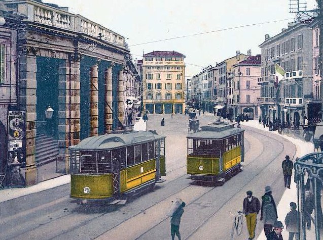 Tramvaje městské sítě v Brescii na dobové kolorované pohlednici. (zdroj: Wikipedia.org)