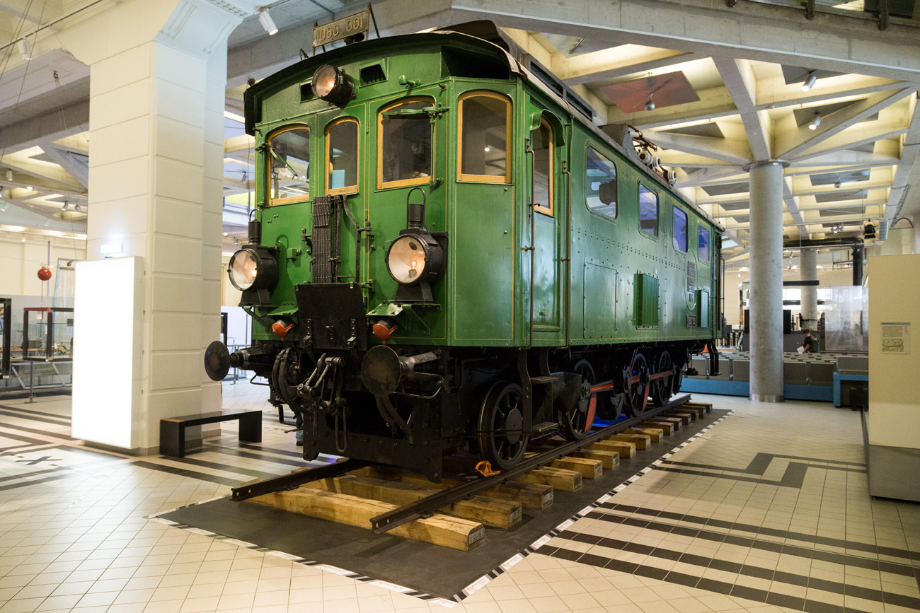 V zbierke Technického múzea Viedeň (Technisches Museum Wien - TMW) je aj lokomotíva 1060.001. Pôvodne bola vyrobená pre dráhu Mittenwaldbahn v roku 1912 spolu s ďalšími ôsmim lokomotívami (teda 1060.001 až 1060.009). V roku 1913 boli vyrobené ďalšie tri takéto lokomotívy (1060.010 až 1060.12) pre potreby diaľkovej dopravy Viedenskej električky, kde dostali evidenčné čísla Ewl 1 až Ewl 3. Do dnešných dní sa zo všetkých vyrobených lokomotív tohto typu zachoval už len tento jediný exemplár. (Foto: Braňo Bibel)