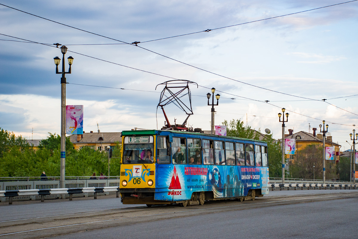 Ul'binskij most s tramvají dne 11. května 2017. (foto: Valerij Kozlov)