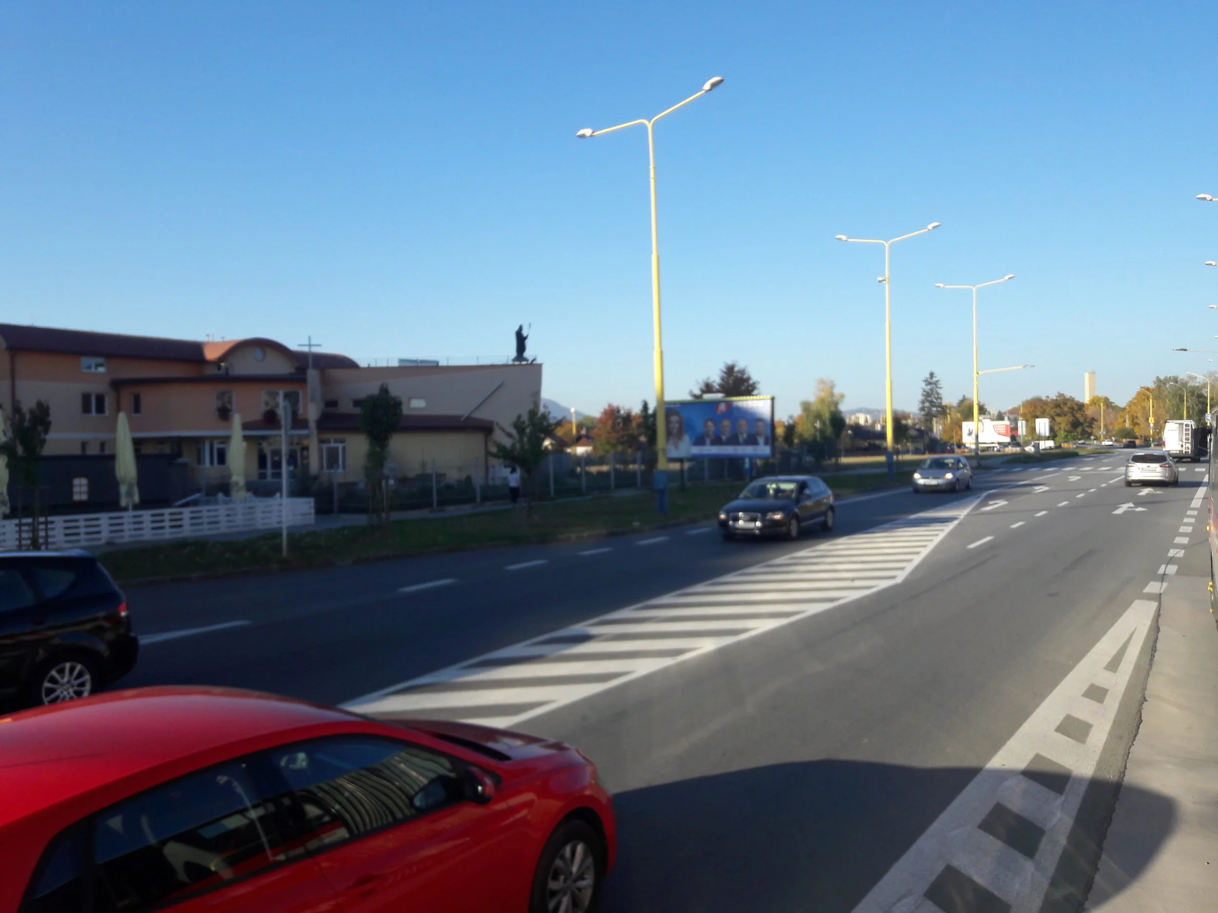 U zastávky Lomnická.