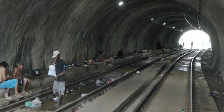 Jen pro otrlé. Tunel lehkého metra v Santosu. (foto: A Tribuna)