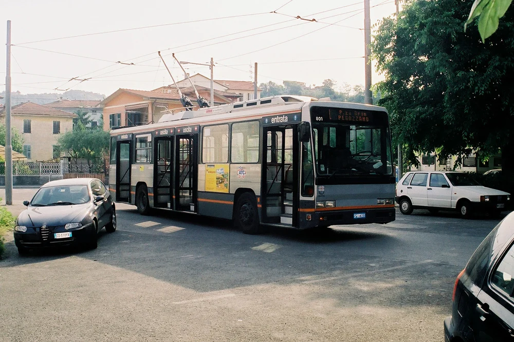 Na snímku z roku 2003 vidíme Bredabus na konečné Bragarina. (foto: Jurij Maller )