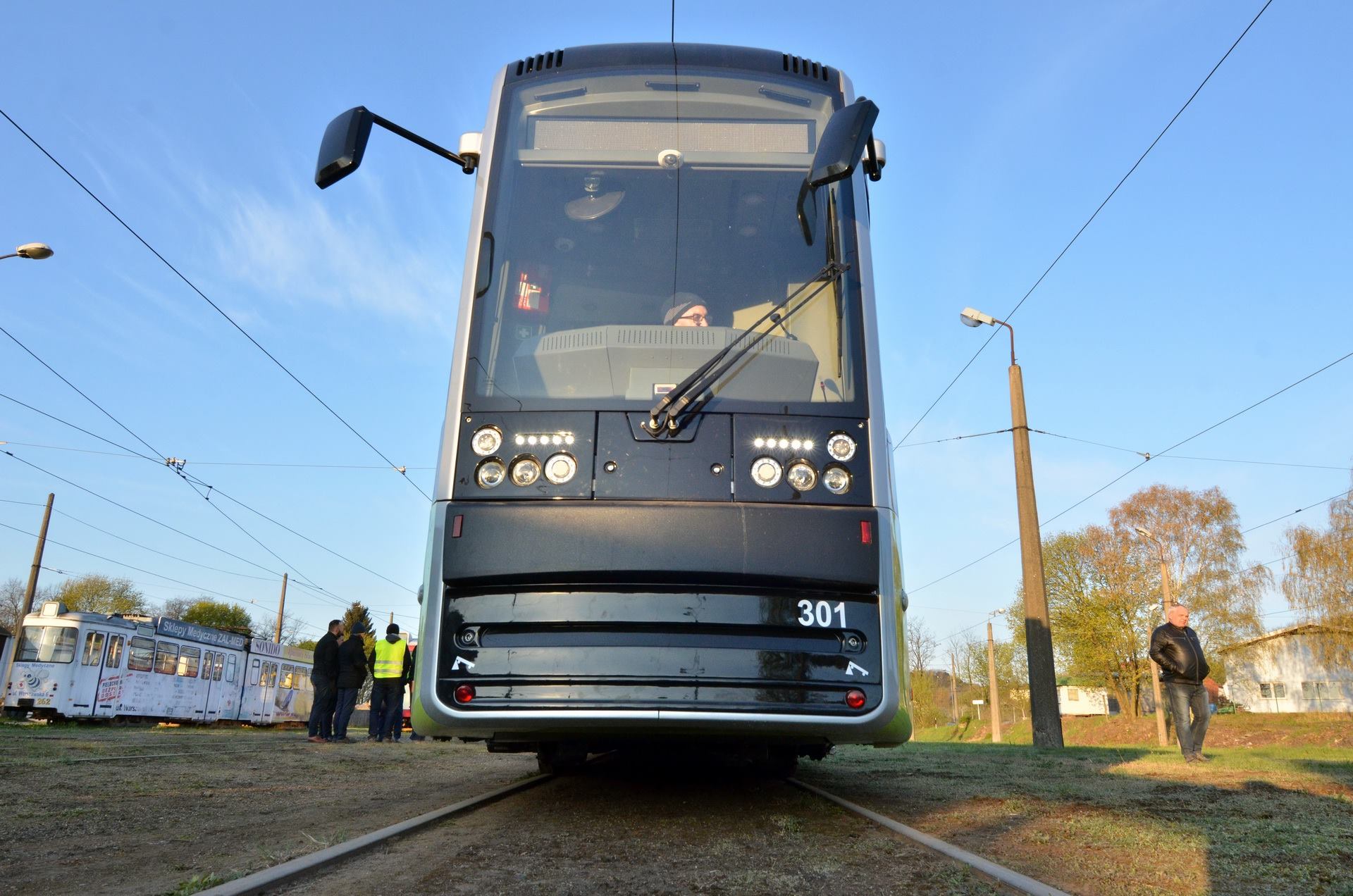 Vůz PESA Twist po vykládce v Gorzówě Wielkopolském. (foto: Bartłomiej Nowosielski)