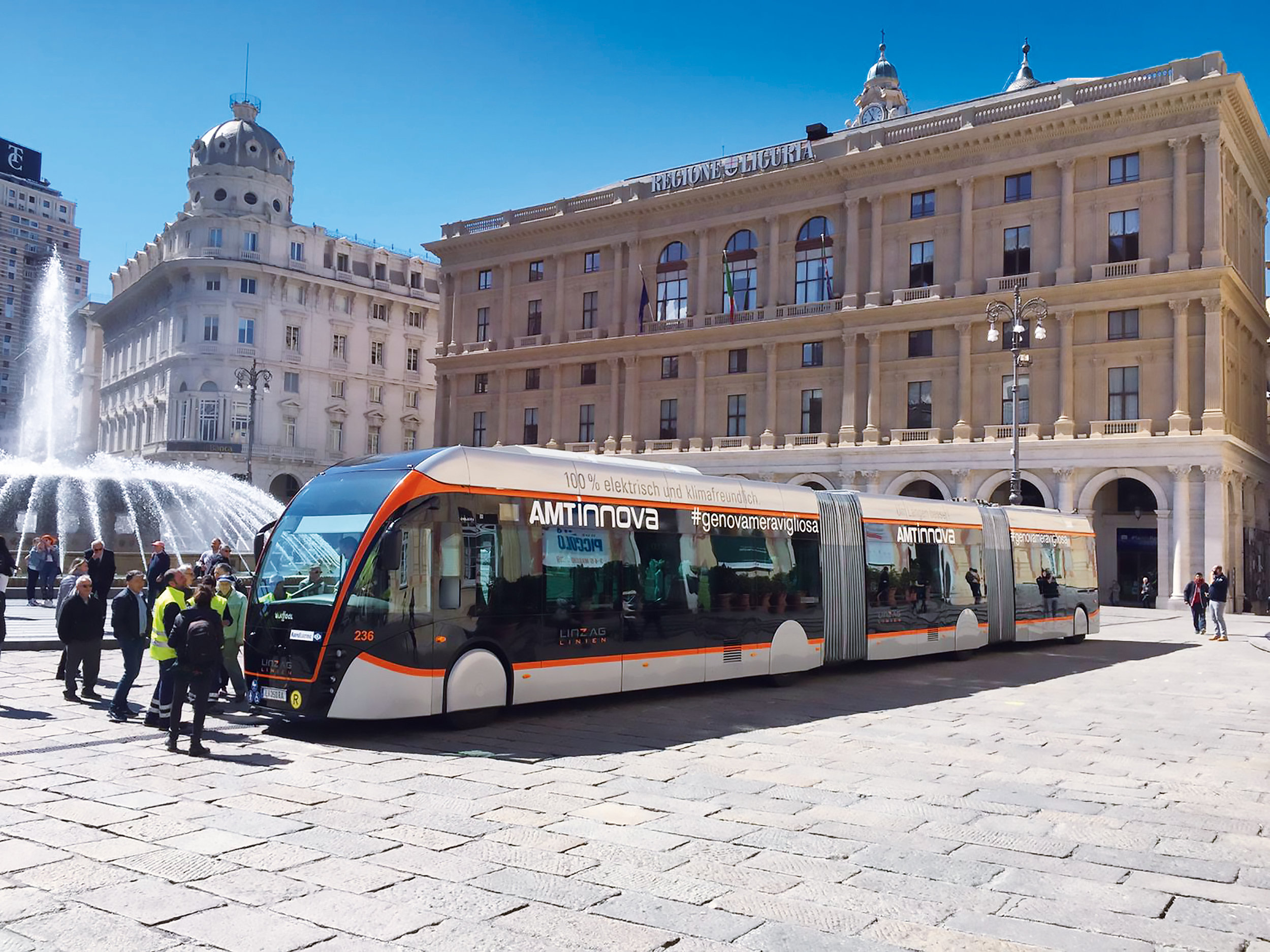 Trolejbus Van Hool Exqui.City 24T během prezentace zastupitelům města v Janově dne 7. 5. 2019. (foto: LINZ AG LINIEN)