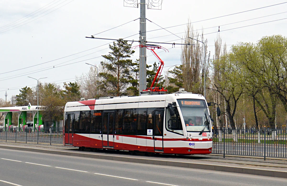 Tramvaj typu 802E od Belkommunmaše v kazašském Pavlodaru. (foto: Belkommunmaš)