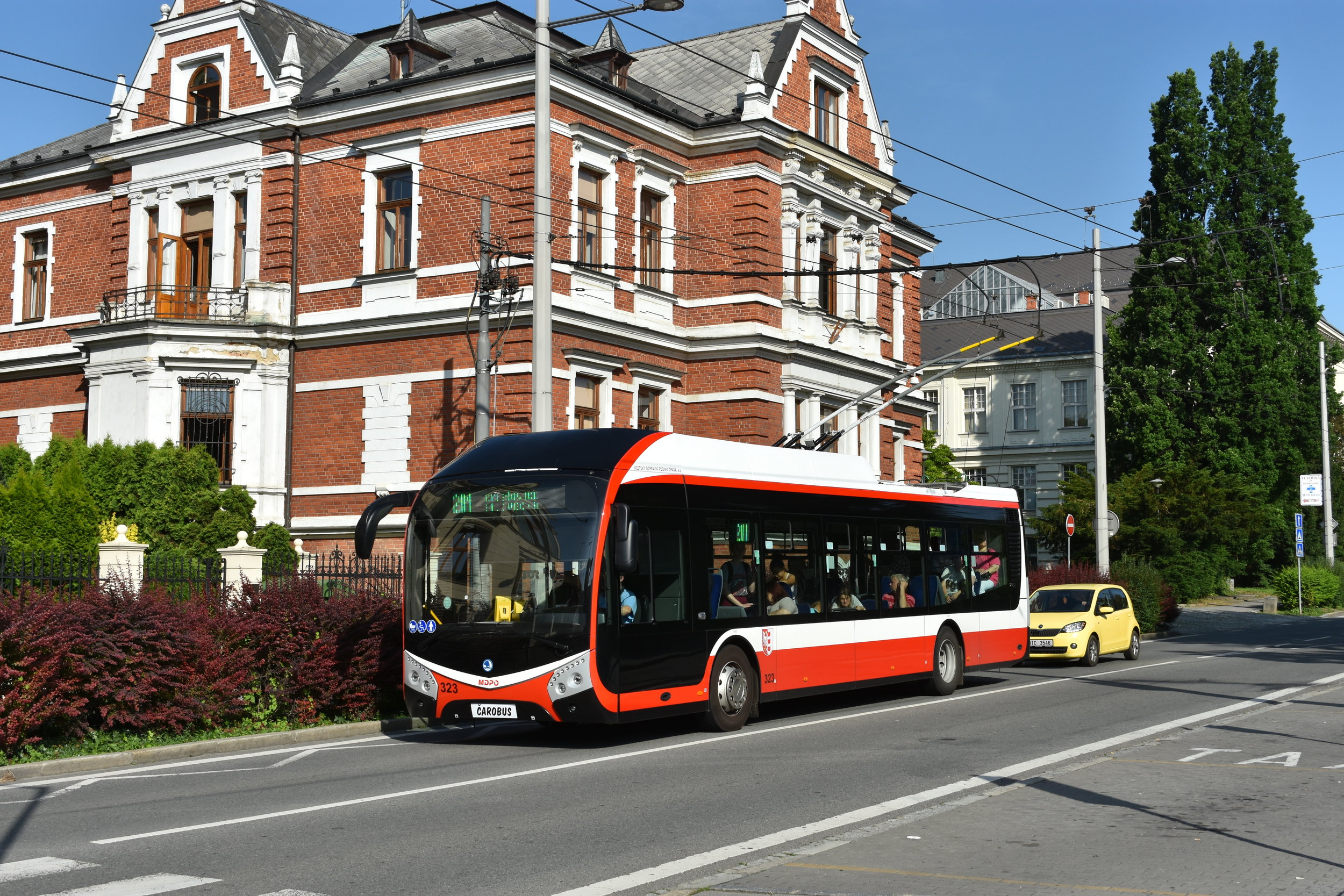 Trolejbus Škoda 32 Tr v Opavě. (foto: Libor Hinčica)