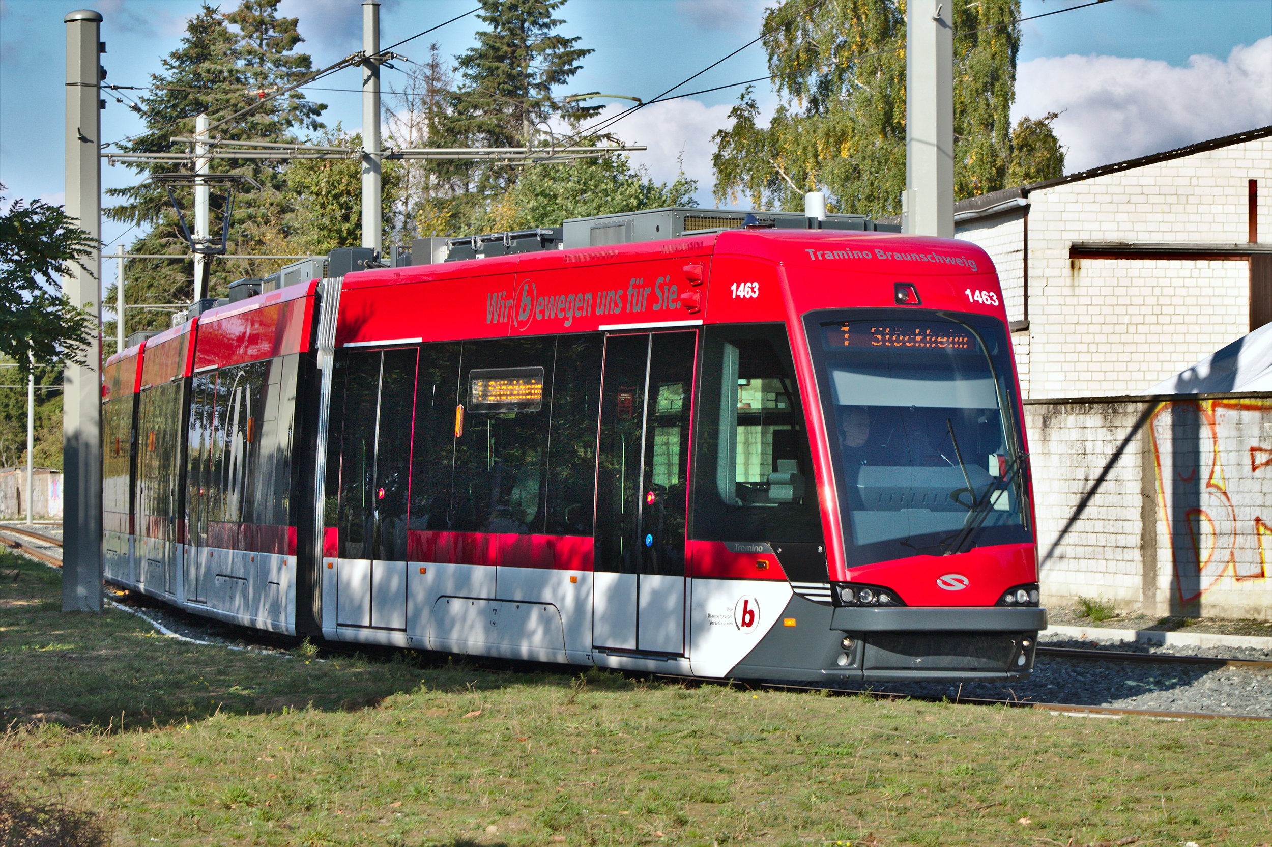 Tramvaj Solaris Tramino z první série v Braunschweigu. (zdroj: Wikipedia.de)
