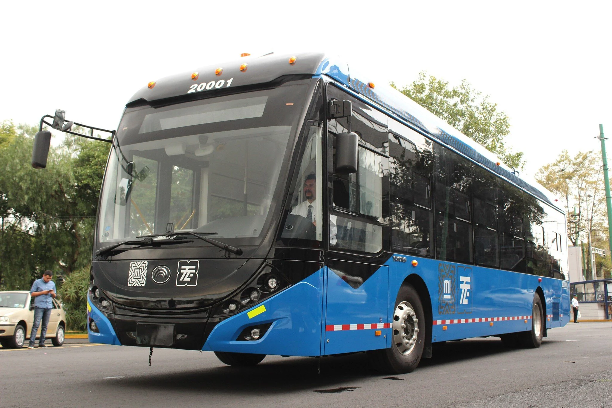 Nový trolejbus je v Mexiku již jeden měsíc. Na dalších 62 se ještě čeká. (foto: Servicio de Transportes Eléctricos)