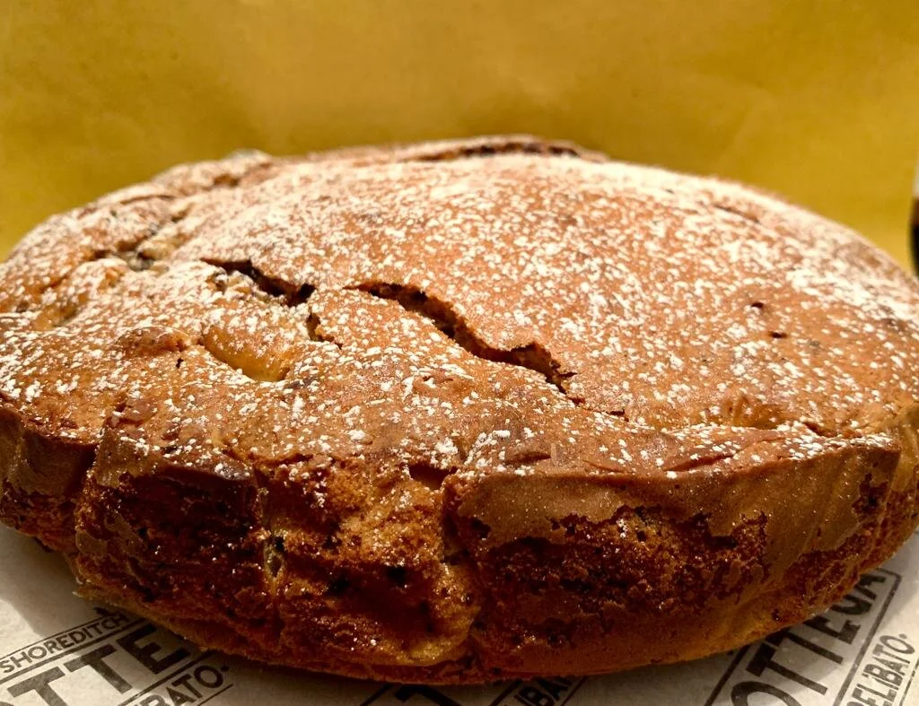 torta al cioccolato appena sfornata.jpg