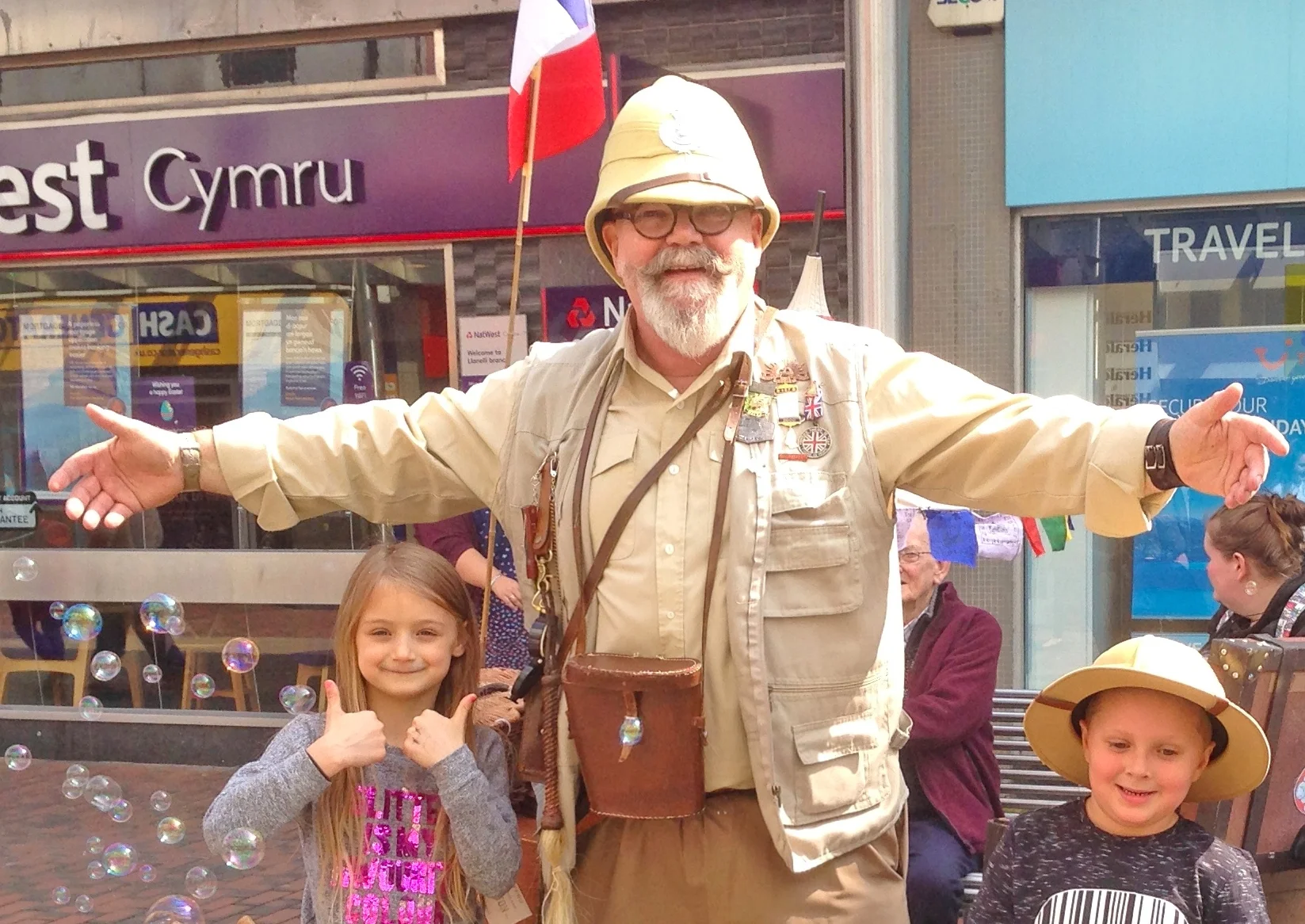 Dinosaurs! We seek them here! We seek then there! Captain Percival Knott at your service! 