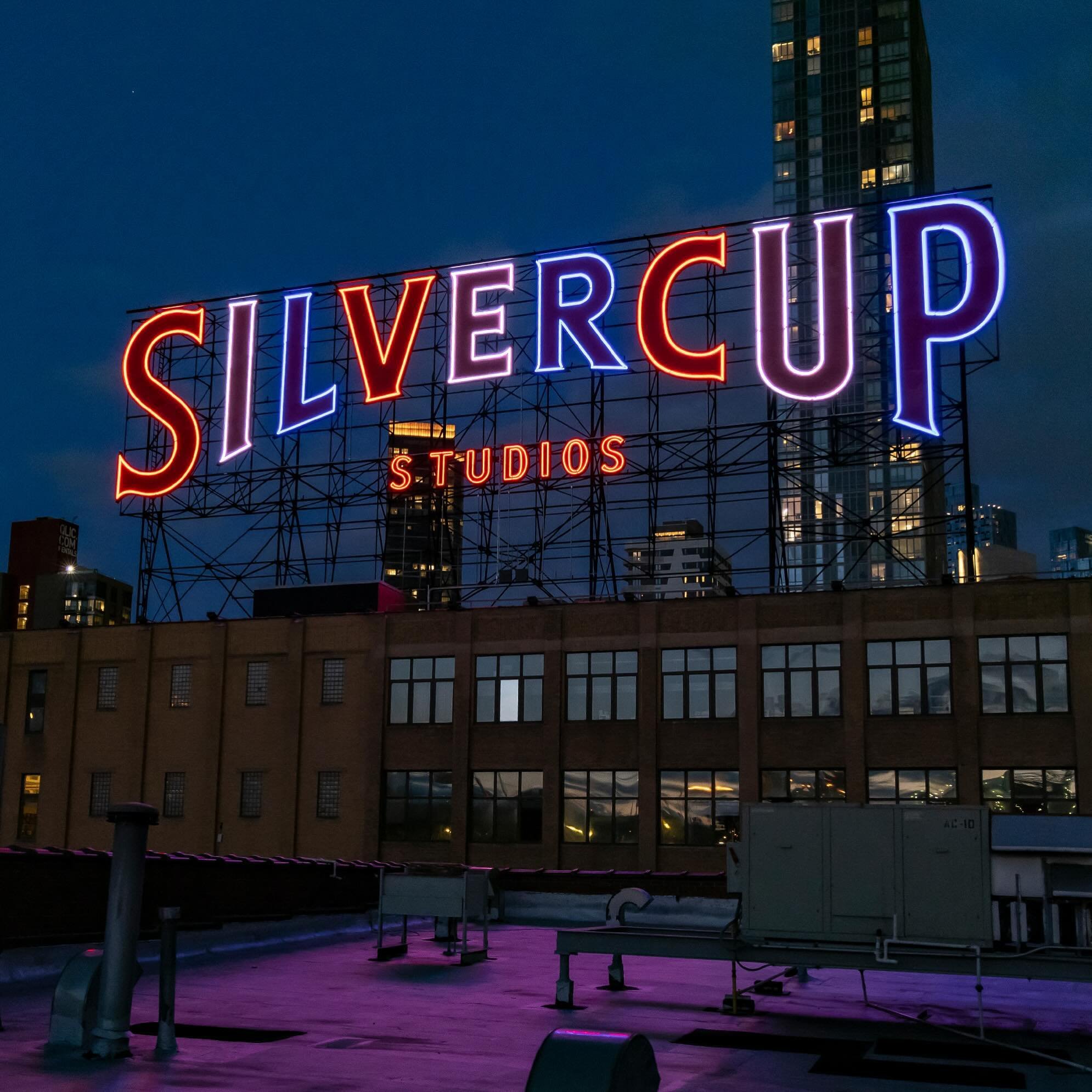 Today, our Silvercup Studios sign is proudly decked out in red, white, and blue to celebrate Memorial Day! 🌟 Let&rsquo;s honor those who served 🇺🇸 Saluting our heroes today and every day! 🌟

pic creds: @ajrphotos 

#MemorialDay #SilvercupStudios 