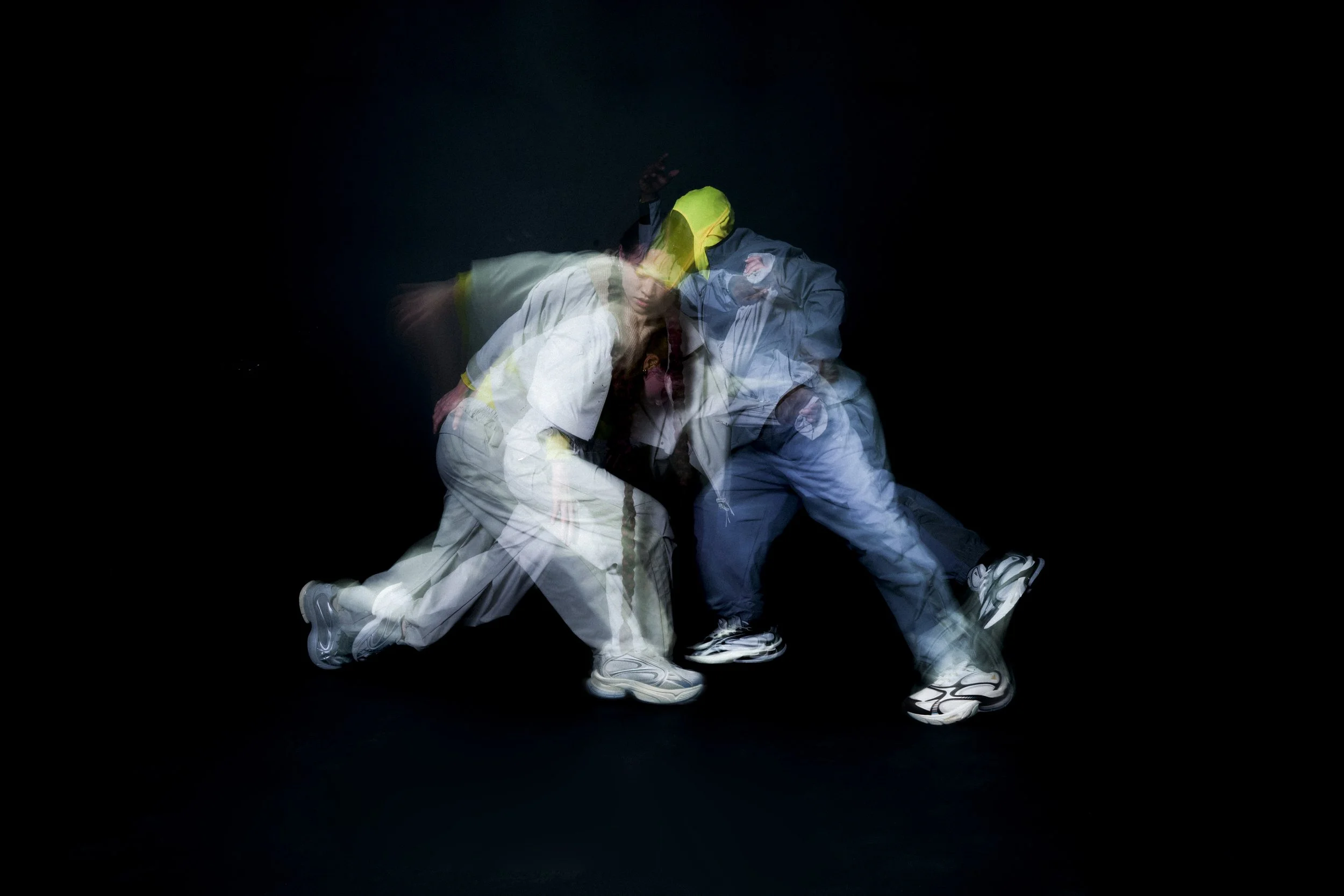 Formotion_BlackBlur_Ex-re.jpg