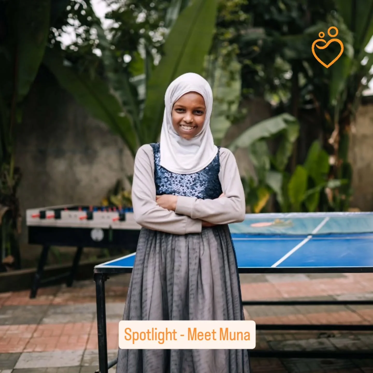 Meet Muna, One of Our Rising Stars! 

Muna is a bright and hardworking 6th grade student who lives with her mother and two younger brothers.

Before joining the Brave Hearts Holistic Support Program, Muna struggled to access school materials and foun