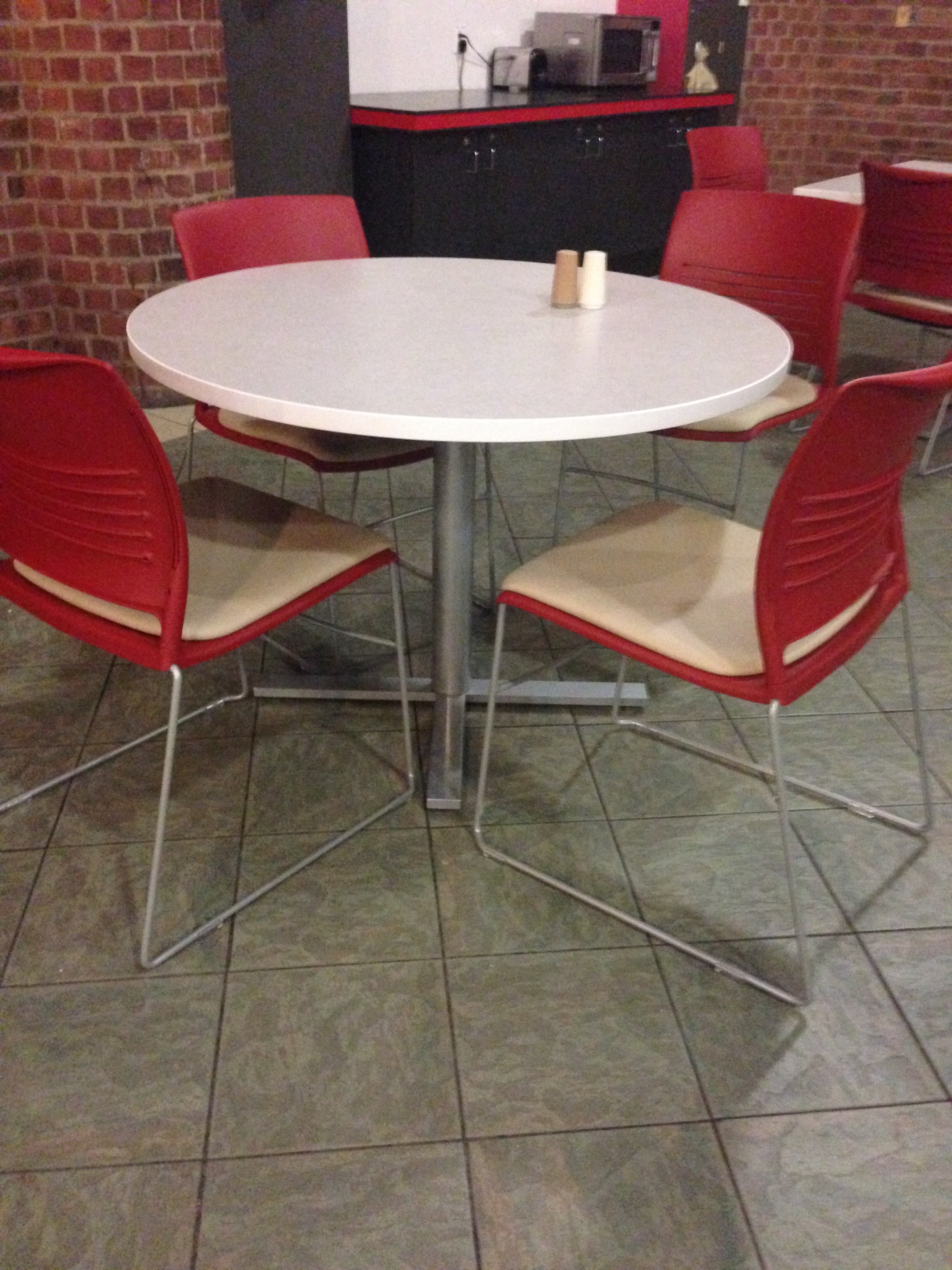 Above is a picture of one of the new tables in the Spa. Photo by Noa Maltzman '18
