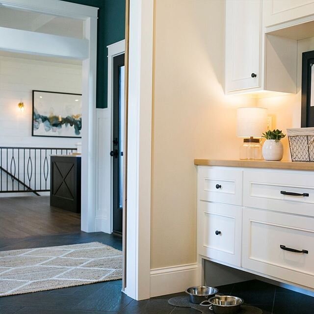 The mudroom to the foyer to the kitchen. There is also access to the patio from the foyer. I love the flow of this design. It&rsquo;s not a formal foyer that never gets used. It&rsquo;s a light-filled and welcoming space. Good stuff!
.
.
.
#customhom