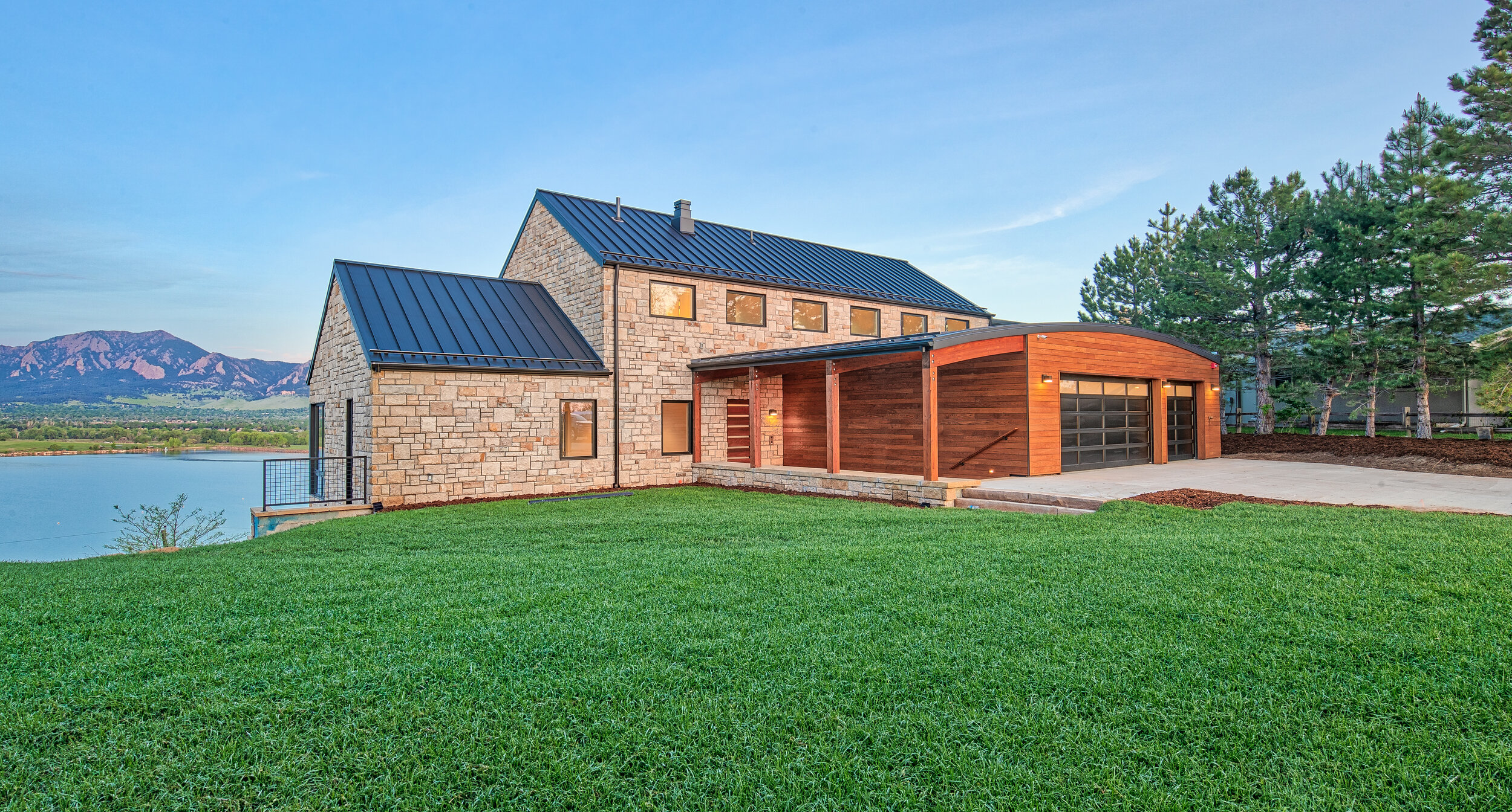  Lakeview Residence | Boulder, CO | Ash Siding 