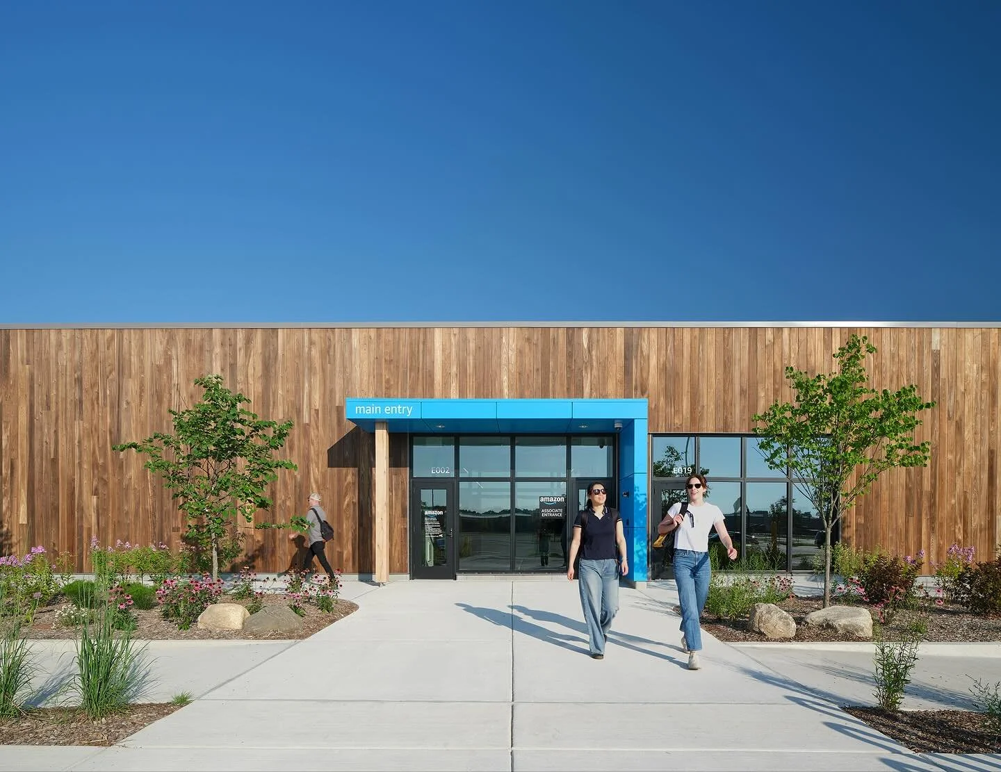 We’re proud to be a part of the all-new Amazon DII5 Delivery Center in Elkhart, IN — a collaborative effort that bridges innovation and environmental performance and redefines what sustainable industrial design can be. From mass-timber fr