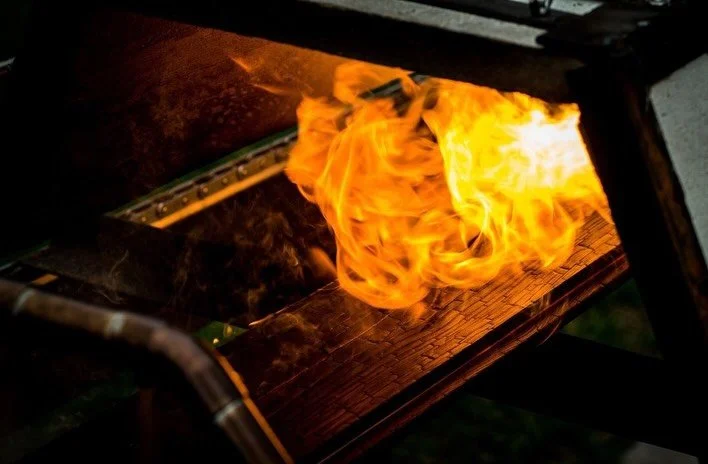 Real flame, real results. Our BRNSH Collection of burned and burned/brushed finishes is a stand-out choice when it comes to high performing cladding with a contemporary appeal. 

By combining ancient techniques with modern material, you get dramatic 
