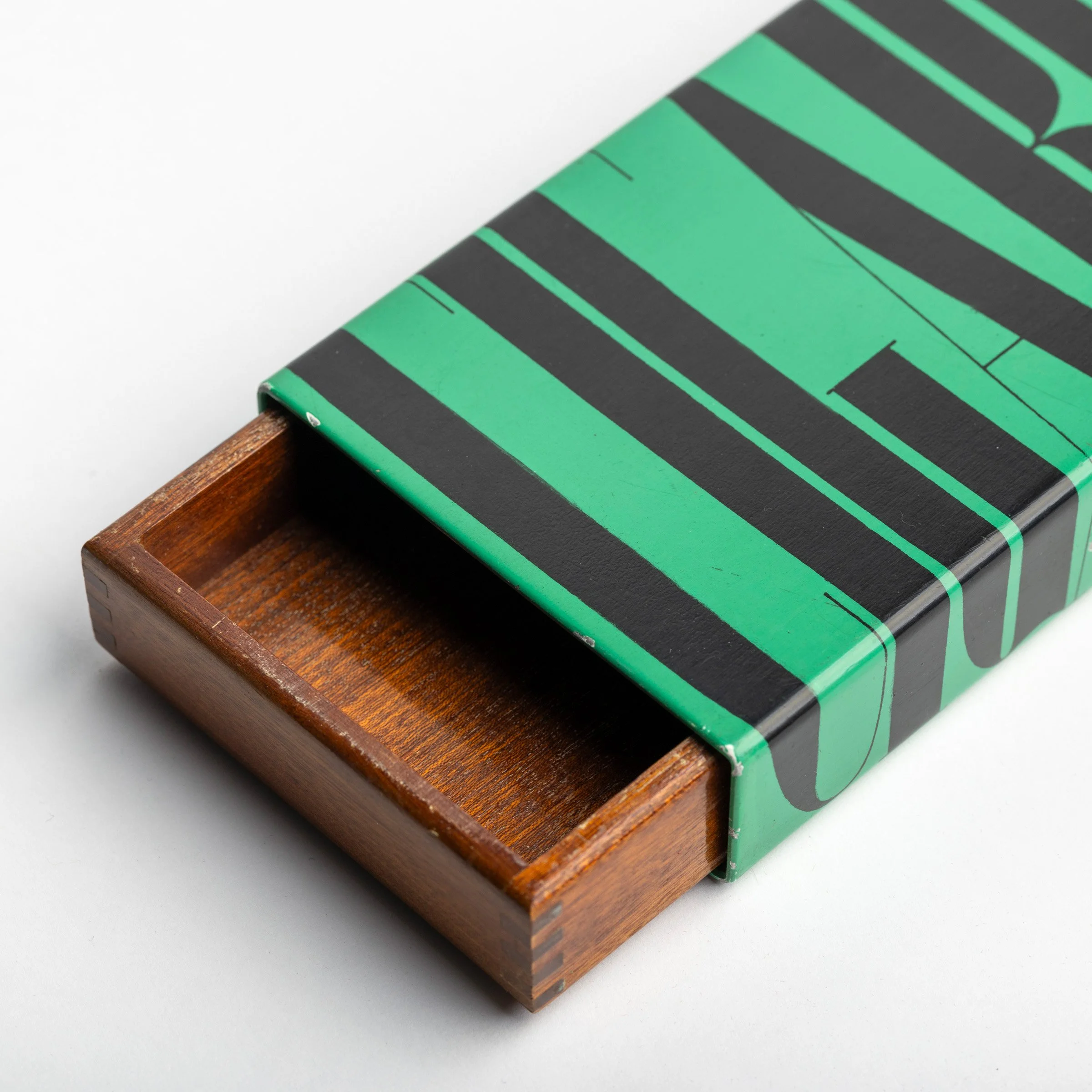 Fornasetti Cigaretten Box Open