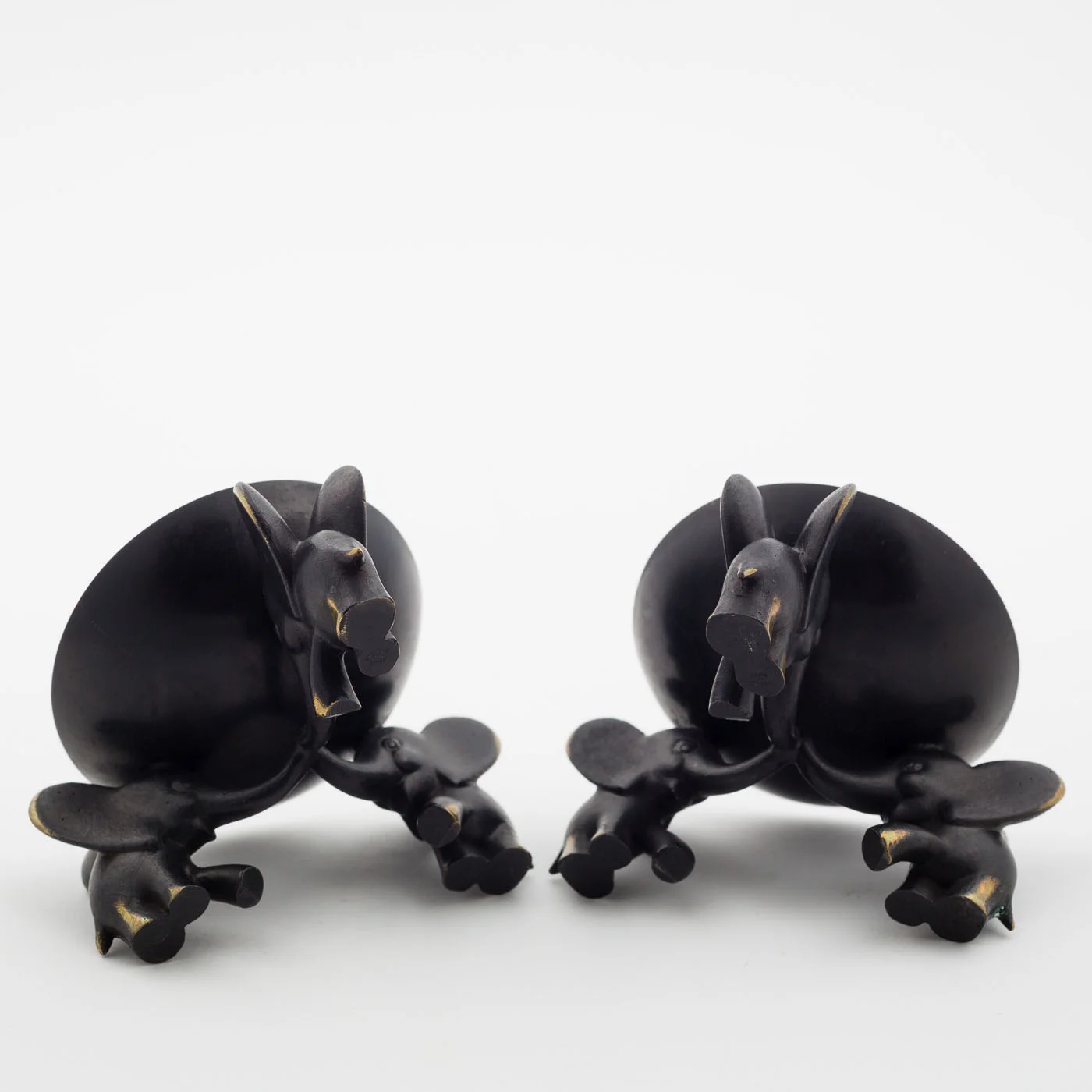 Rohac Elephant Dish