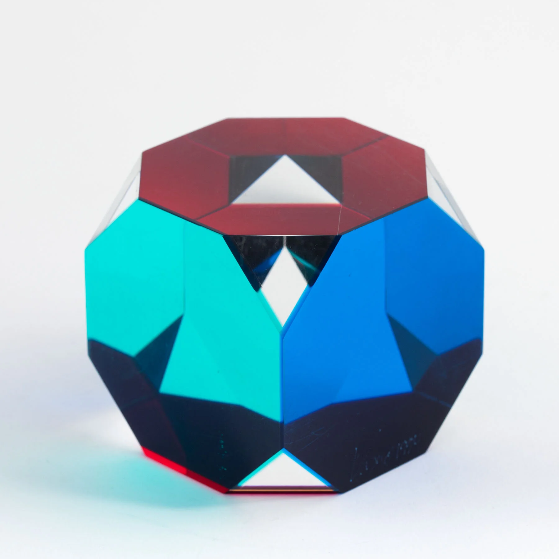 Vasa Acrylic Cube Octagon