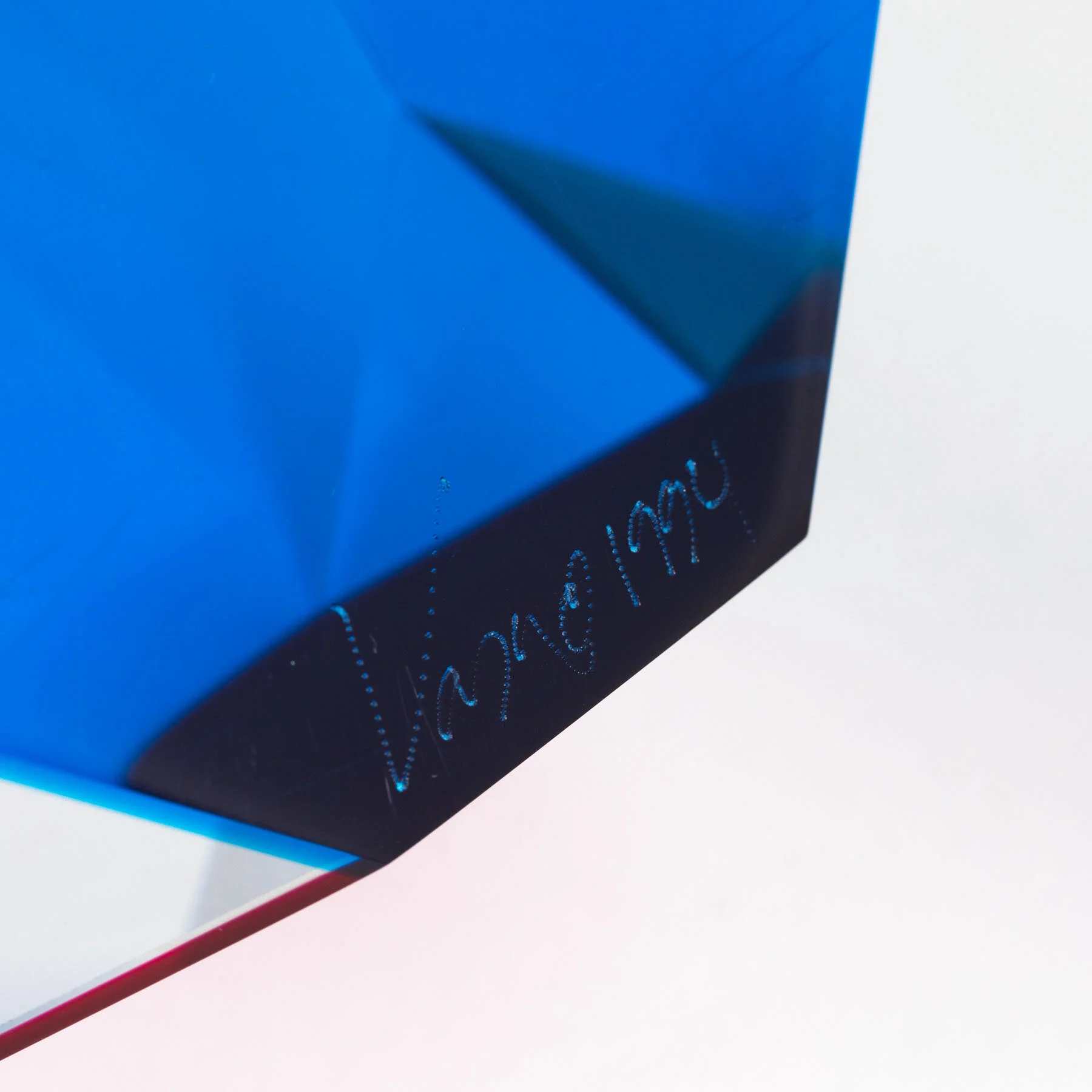 Vasa Octagon Small Signature