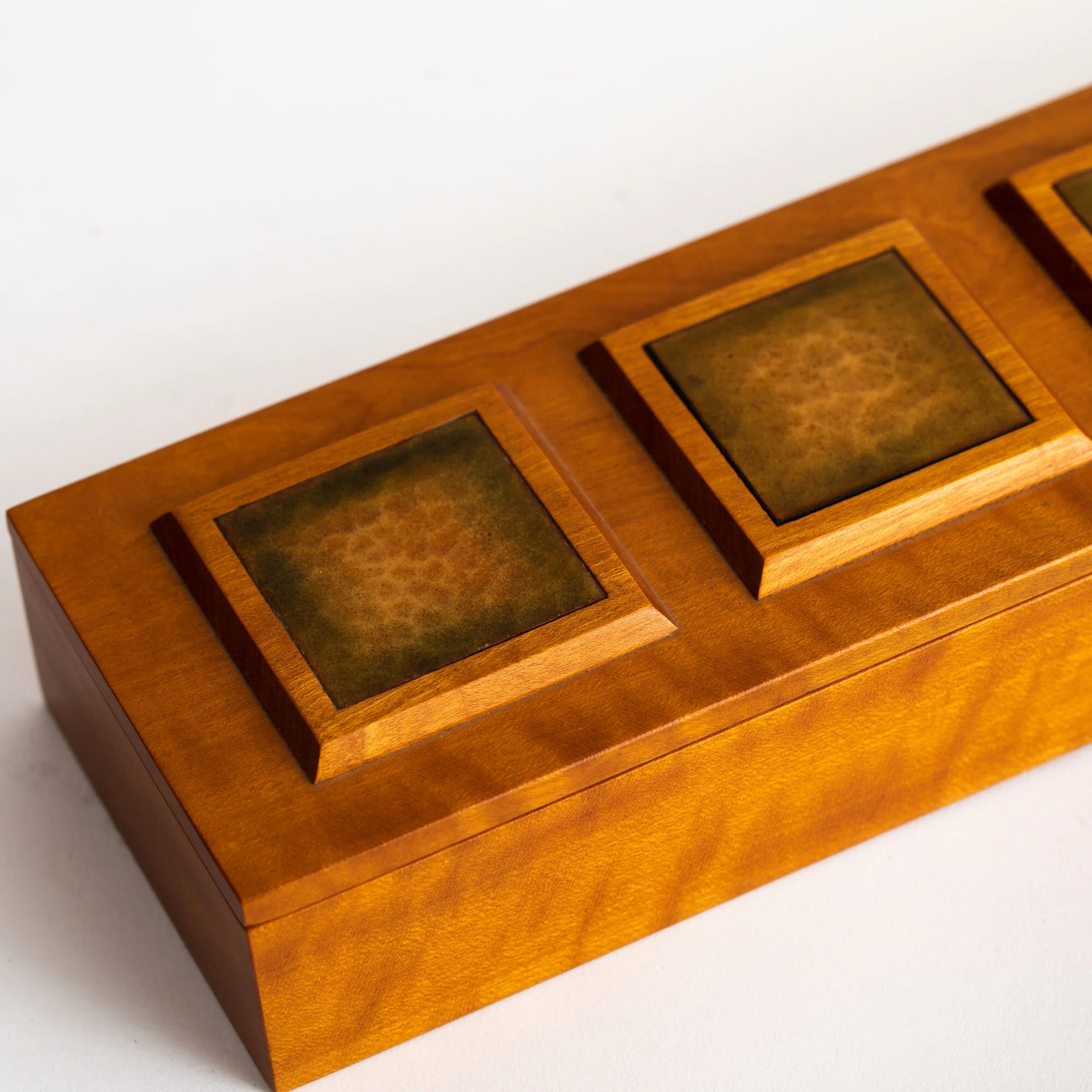 Enamel Lid Tiger Maple Box
