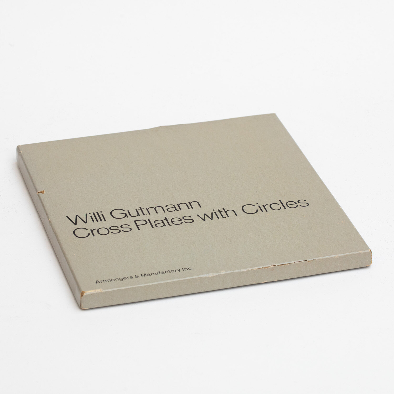 Willi Gutmann Cross Plates with Circles Box