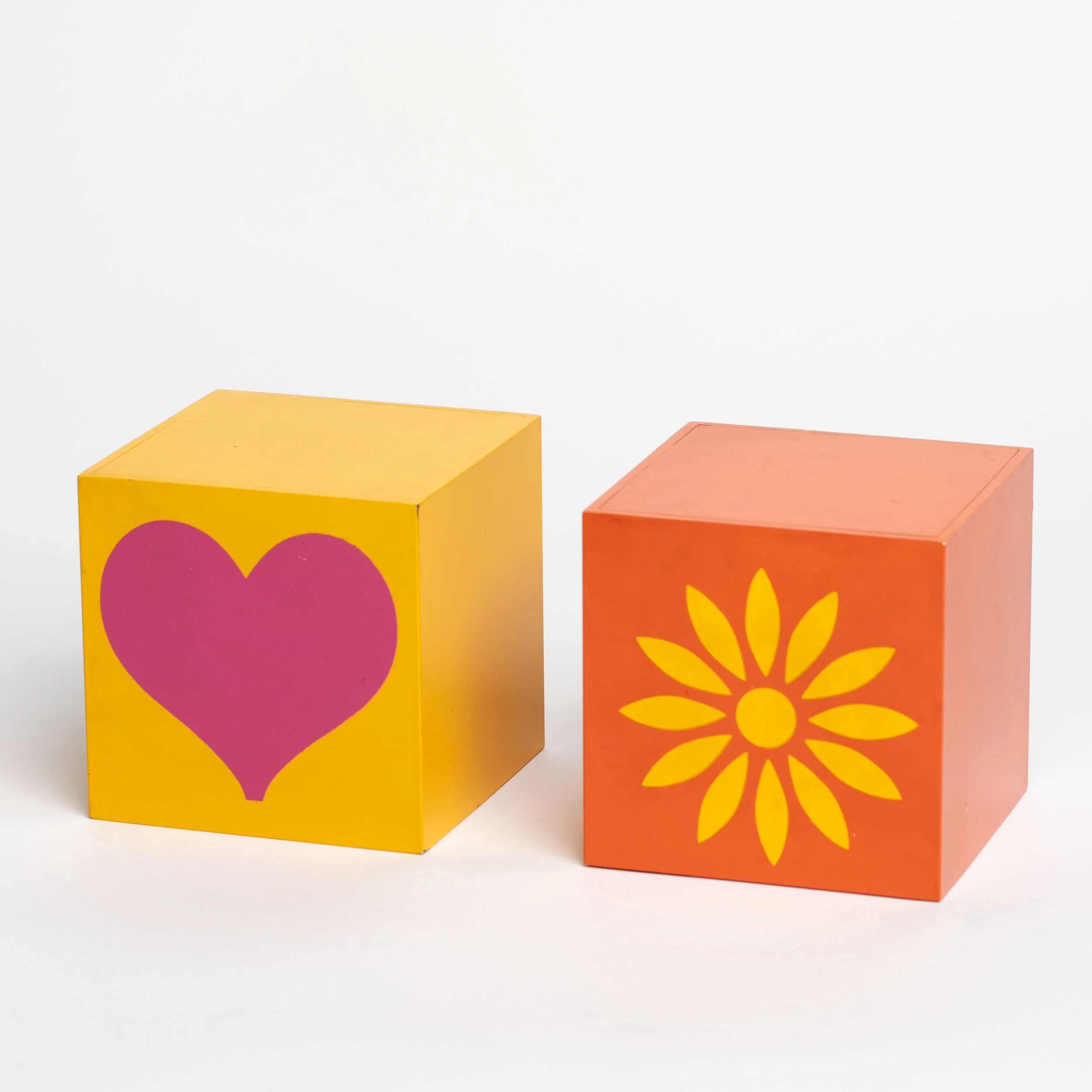 Design Line Heart Block Bookend