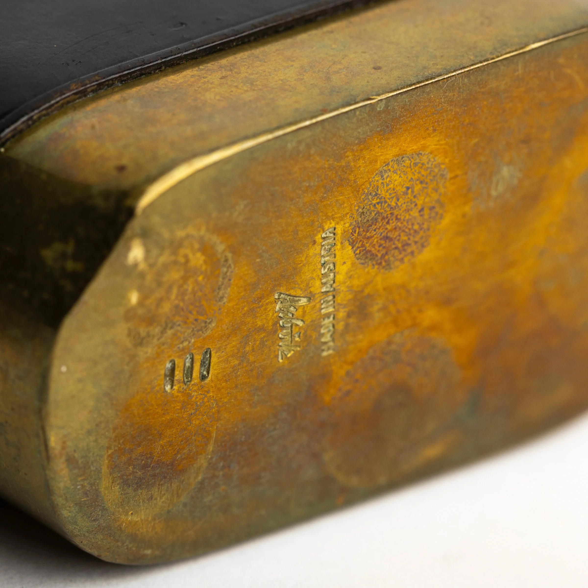 Aubock Model 3809 Bookend Marks