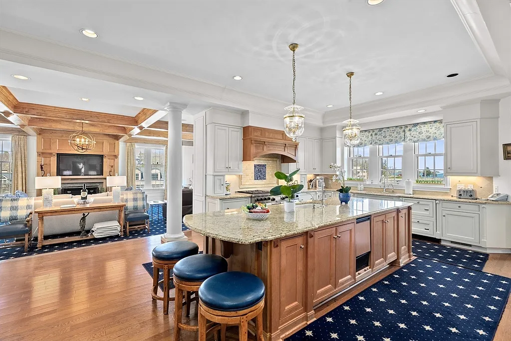 Cohasset-Oaks-Kitchen-Existing.PNG