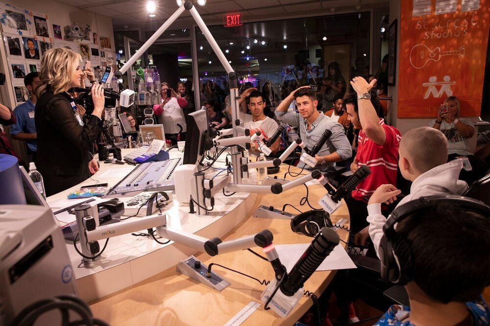  Hendon work featured alongside the Jonas Brother’s at Seacrest Studios.  