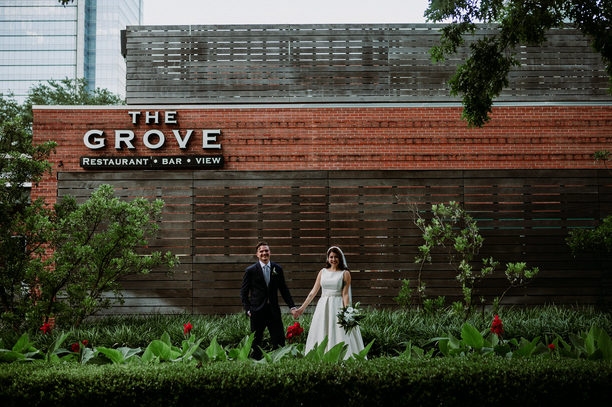 Bride and groom couples portraits. Wedding at The Grove at Discovery Green Park (Houston, TX)