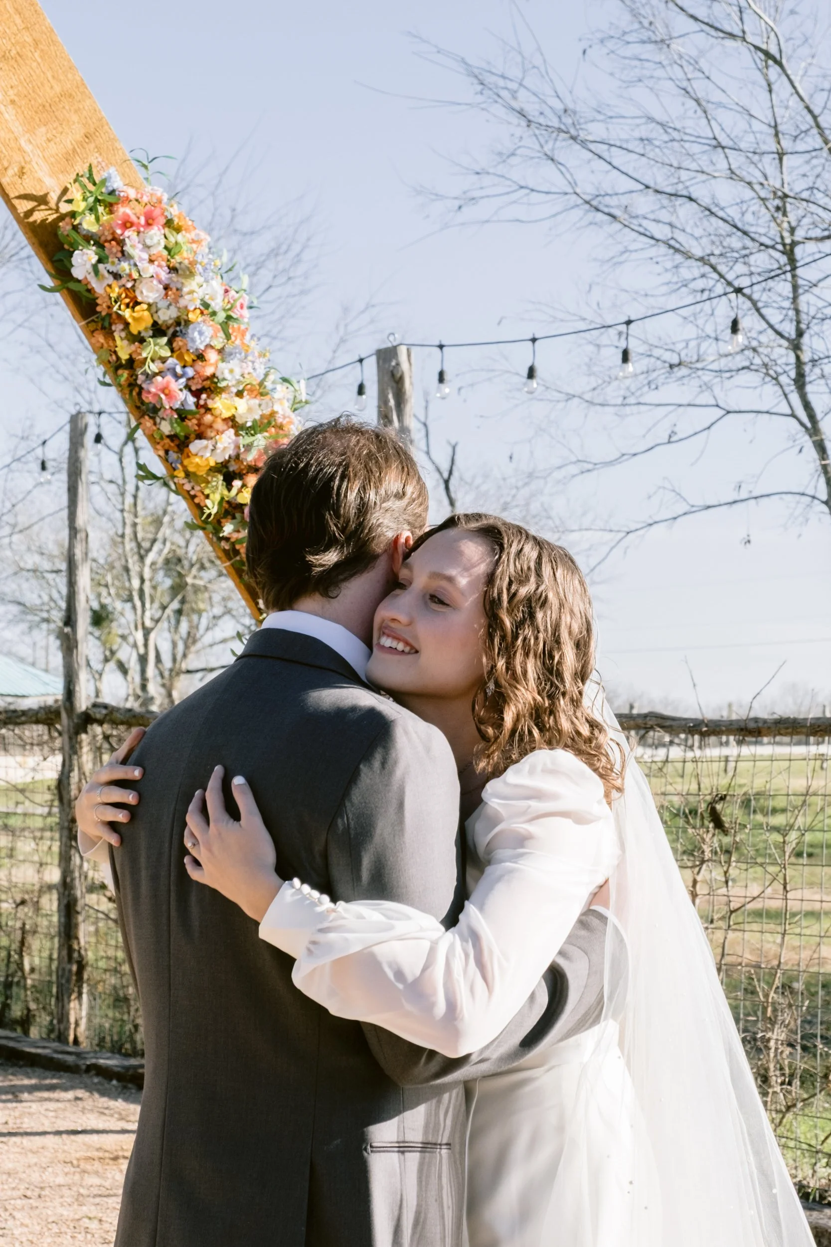 Giverny-Austin-Wedding-Photographer-MaggieJonah-Windy-Ridge-Ranch_0017.jpg