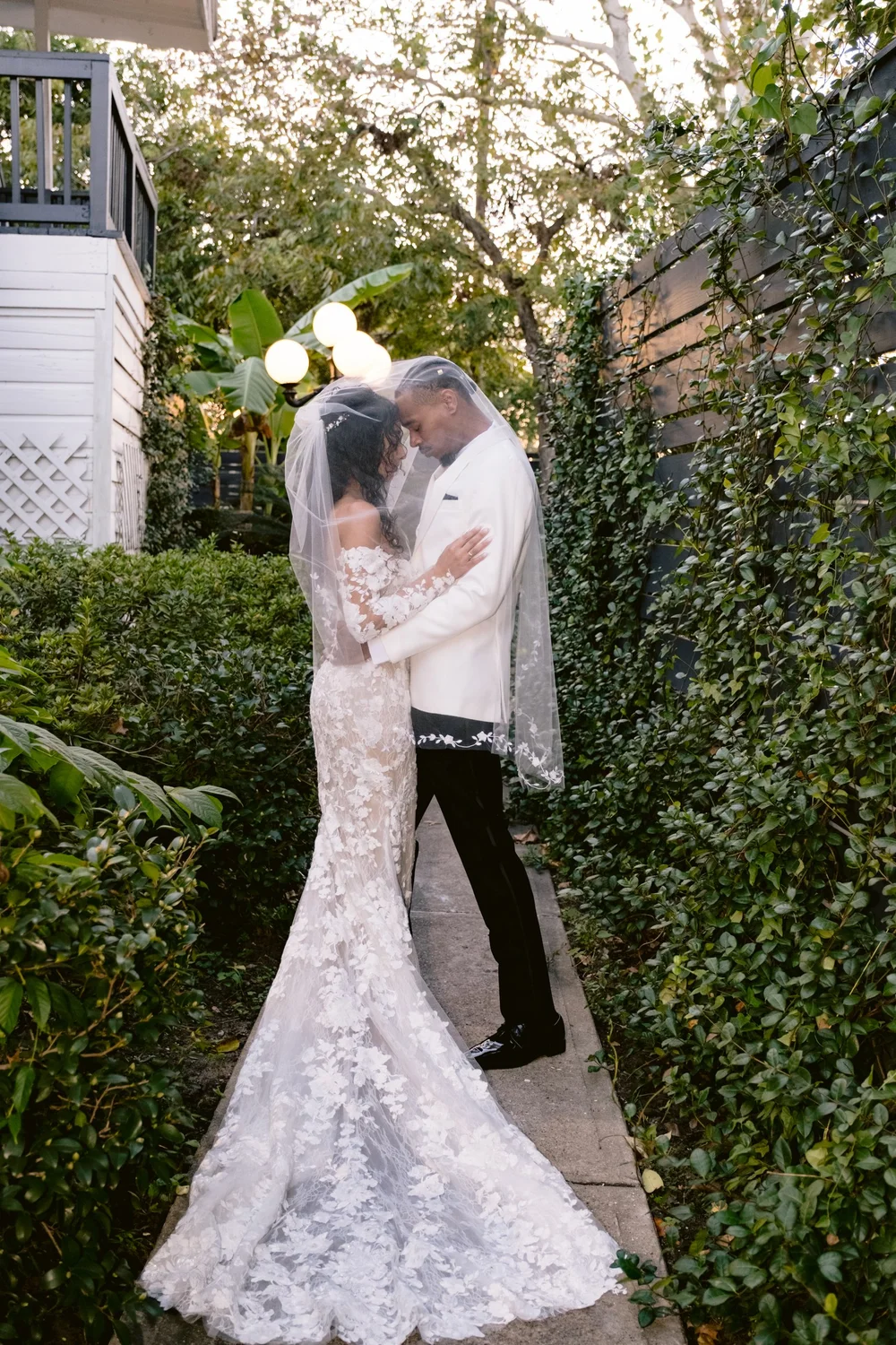 Giverny-Conroe-Wedding-Photographer-DanielleBrandon-The-Vale-Venue_0088.jpg