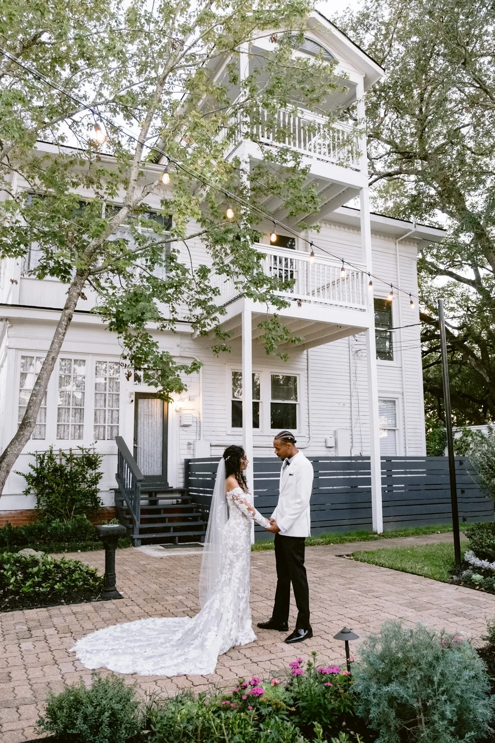 Giverny-Conroe-Wedding-Photographer-DanielleBrandon-The-Vale-Venue_0097.jpg
