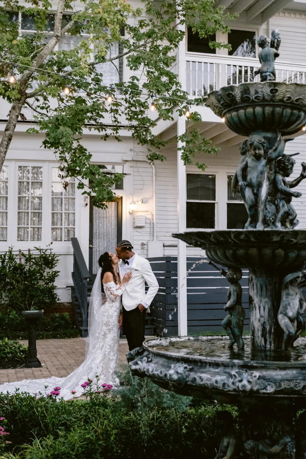 Giverny-Conroe-Wedding-Photographer-DanielleBrandon-The-Vale-Venue_0099.jpg