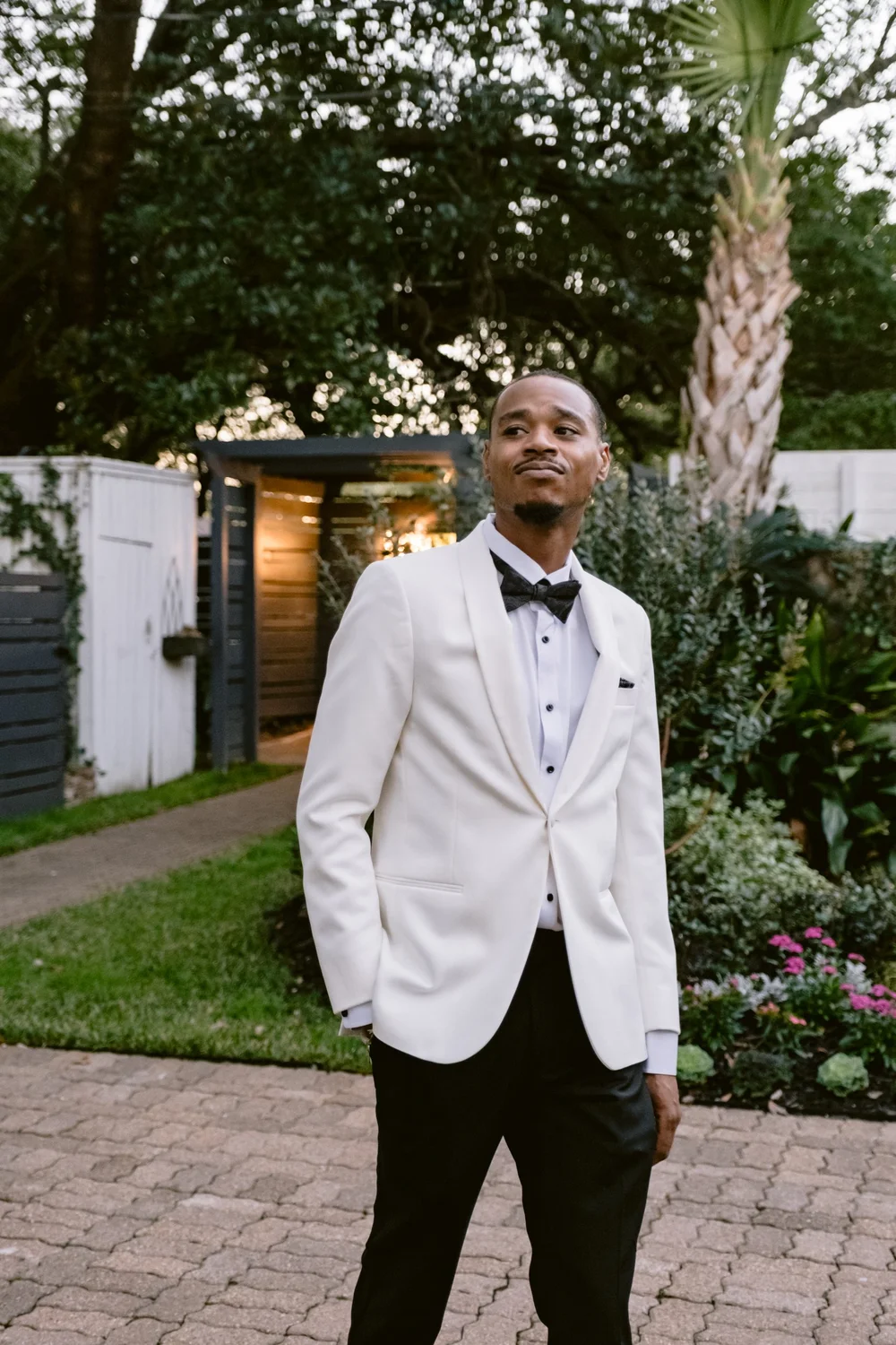 Giverny-Conroe-Wedding-Photographer-DanielleBrandon-The-Vale-Venue_0101.jpg