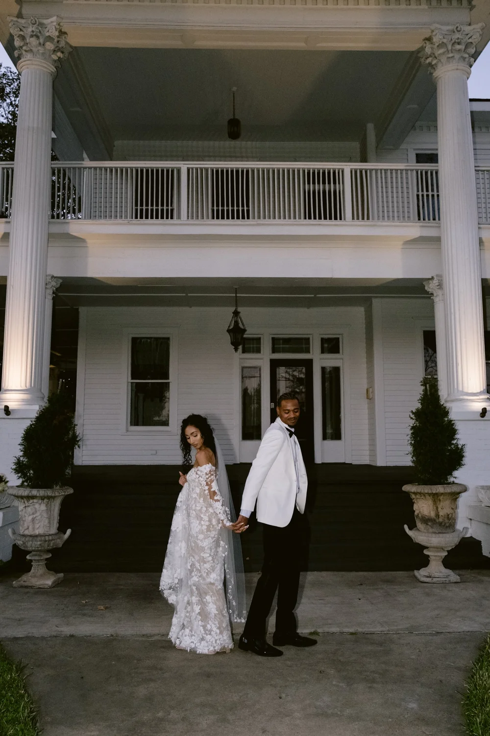 Giverny-Conroe-Wedding-Photographer-DanielleBrandon-The-Vale-Venue_0112.jpg