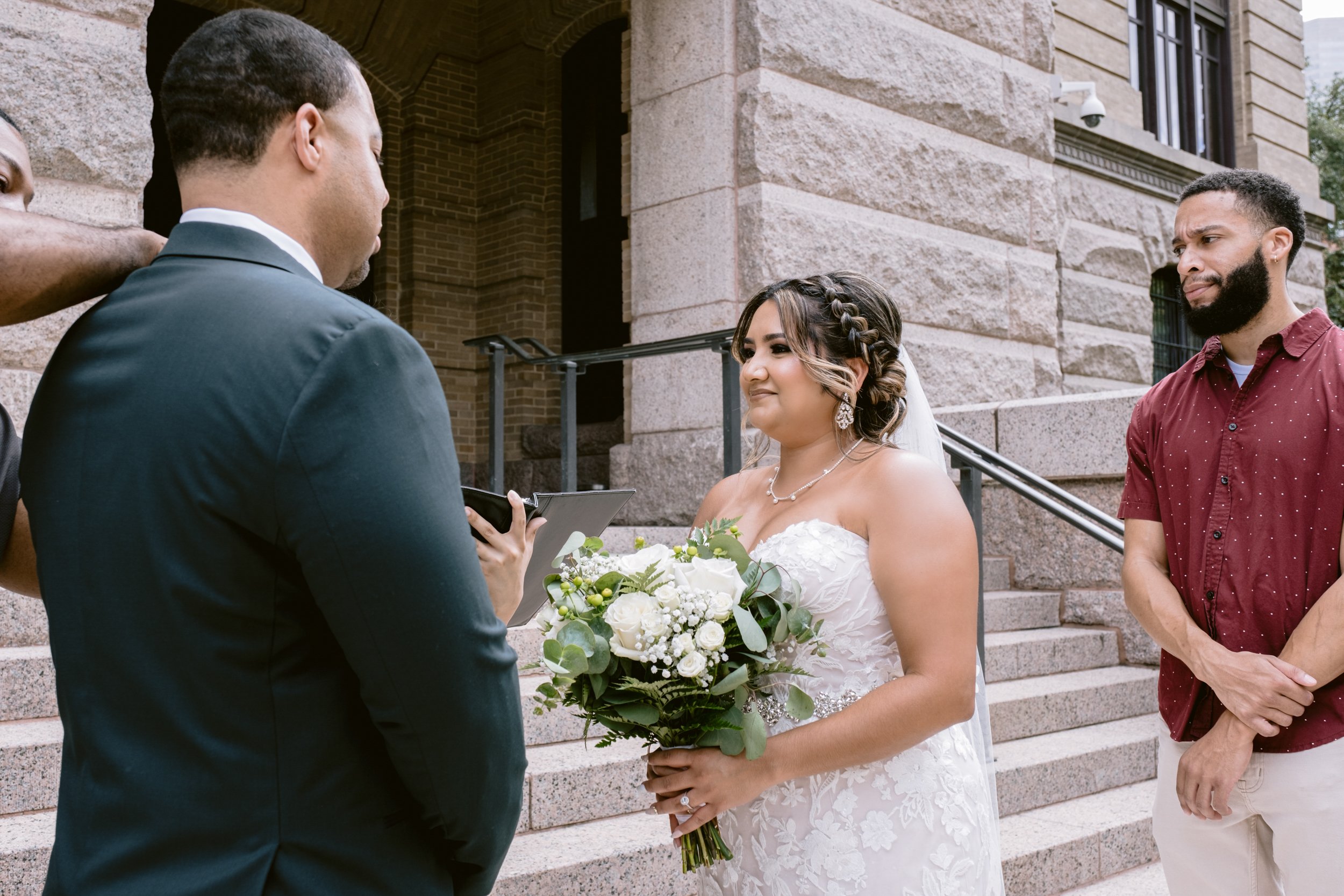 Giverny-Houston-Wedding-Photographer-1910-Courthouse-Buffalo-Bayou-RhondaManuel_0010.jpg