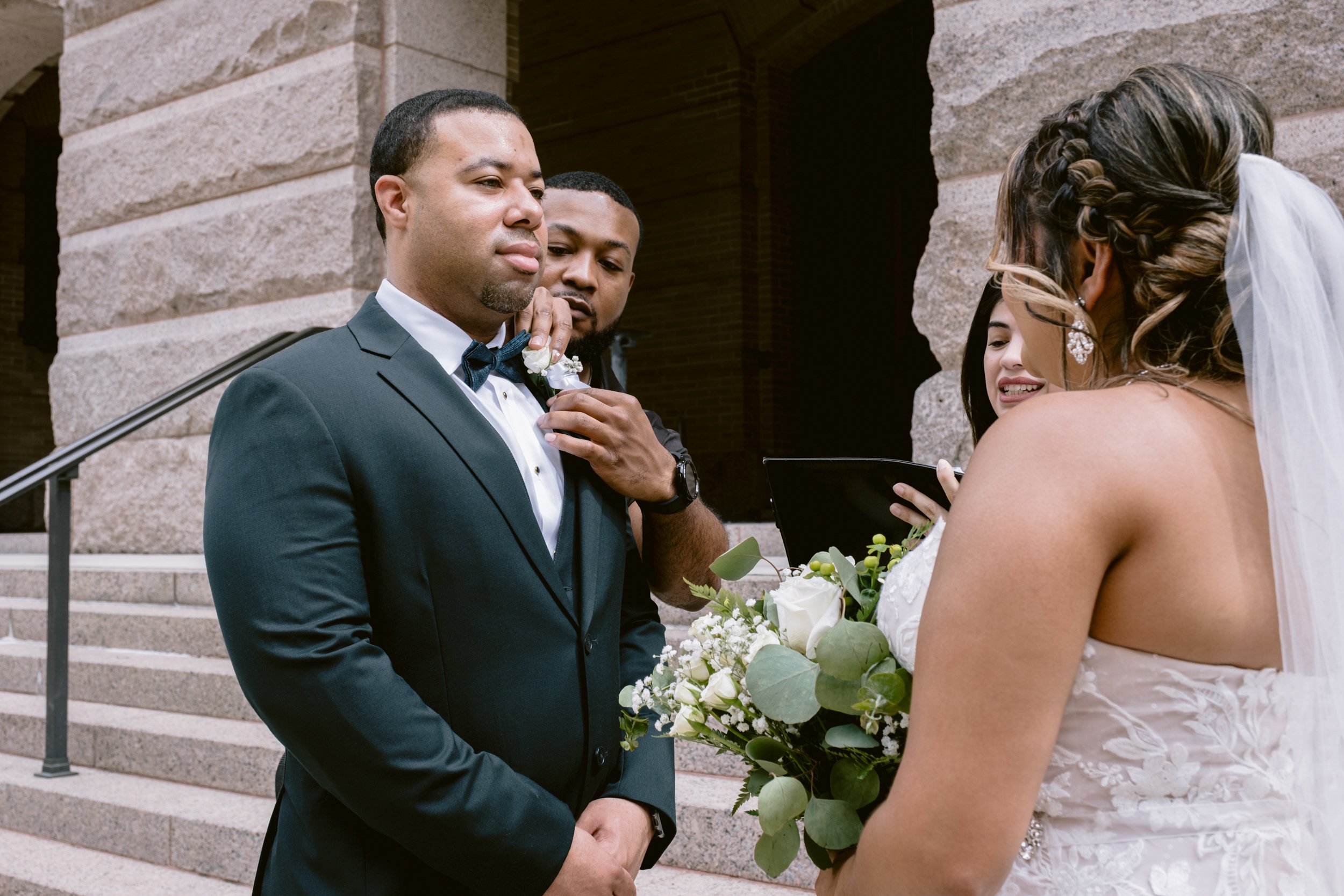Giverny-Houston-Wedding-Photographer-1910-Courthouse-Buffalo-Bayou-RhondaManuel_0011.jpg