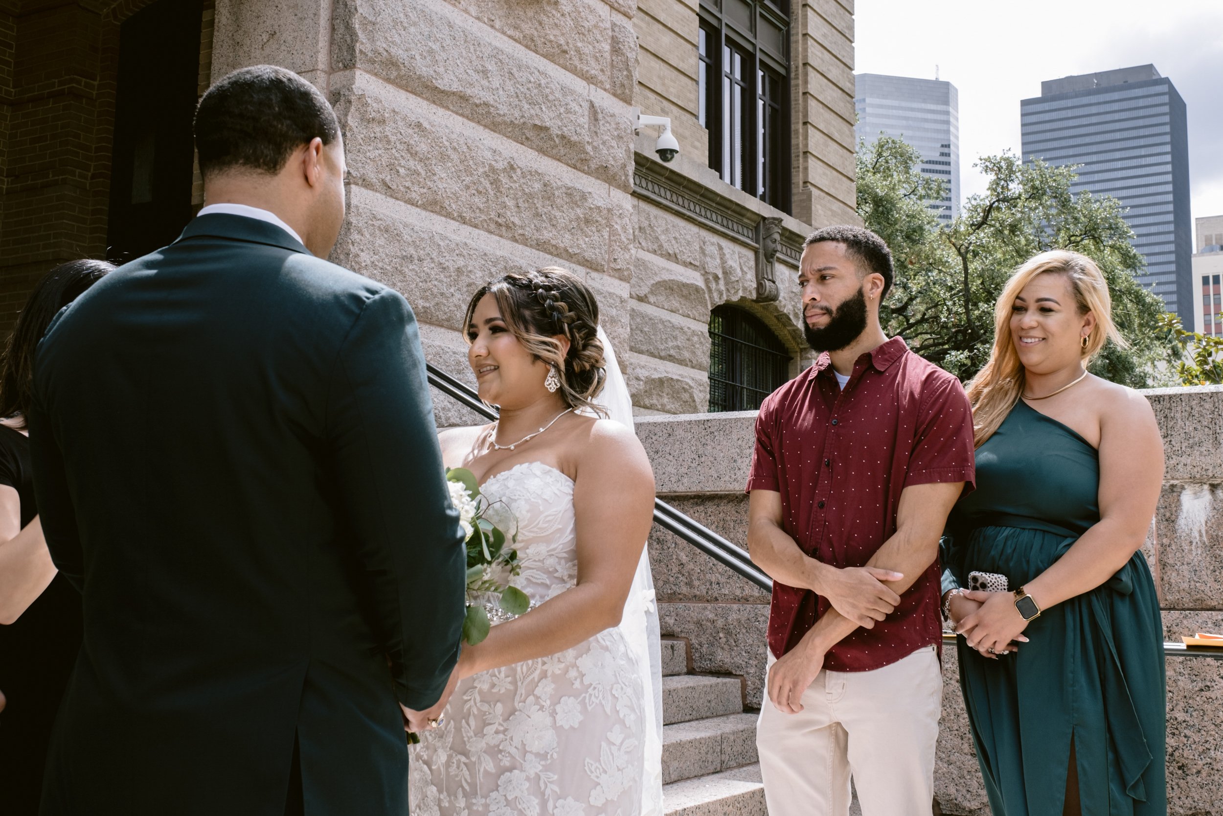 Giverny-Houston-Wedding-Photographer-1910-Courthouse-Buffalo-Bayou-RhondaManuel_0013.jpg