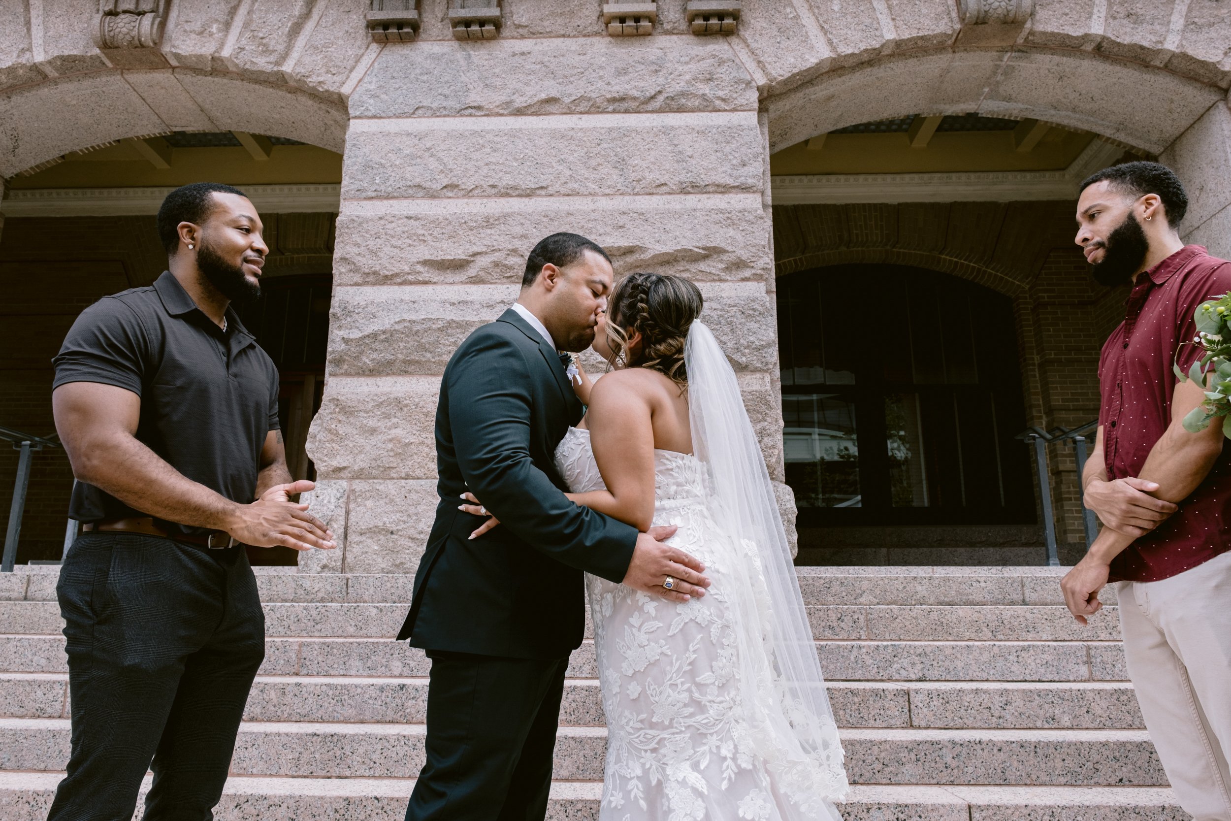 Giverny-Houston-Wedding-Photographer-1910-Courthouse-Buffalo-Bayou-RhondaManuel_0018.jpg