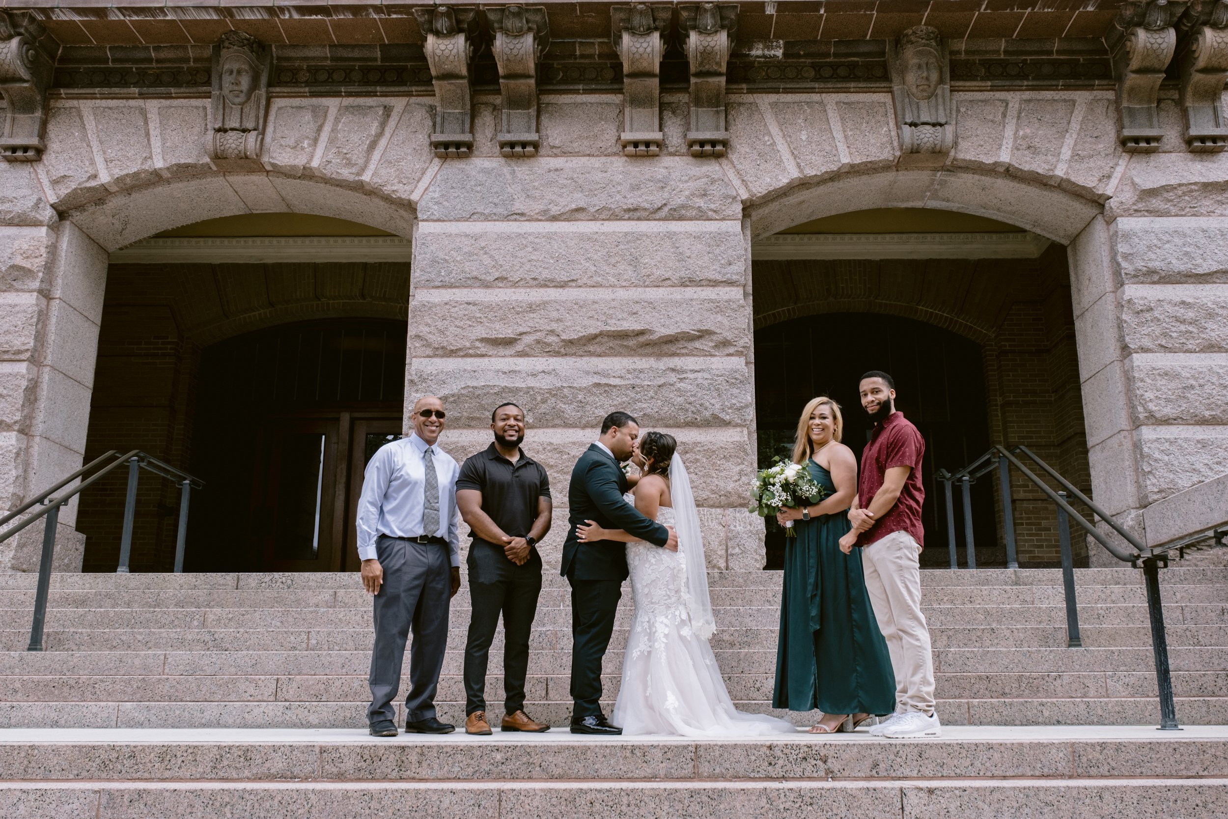 Giverny-Houston-Wedding-Photographer-1910-Courthouse-Buffalo-Bayou-RhondaManuel_0020.jpg