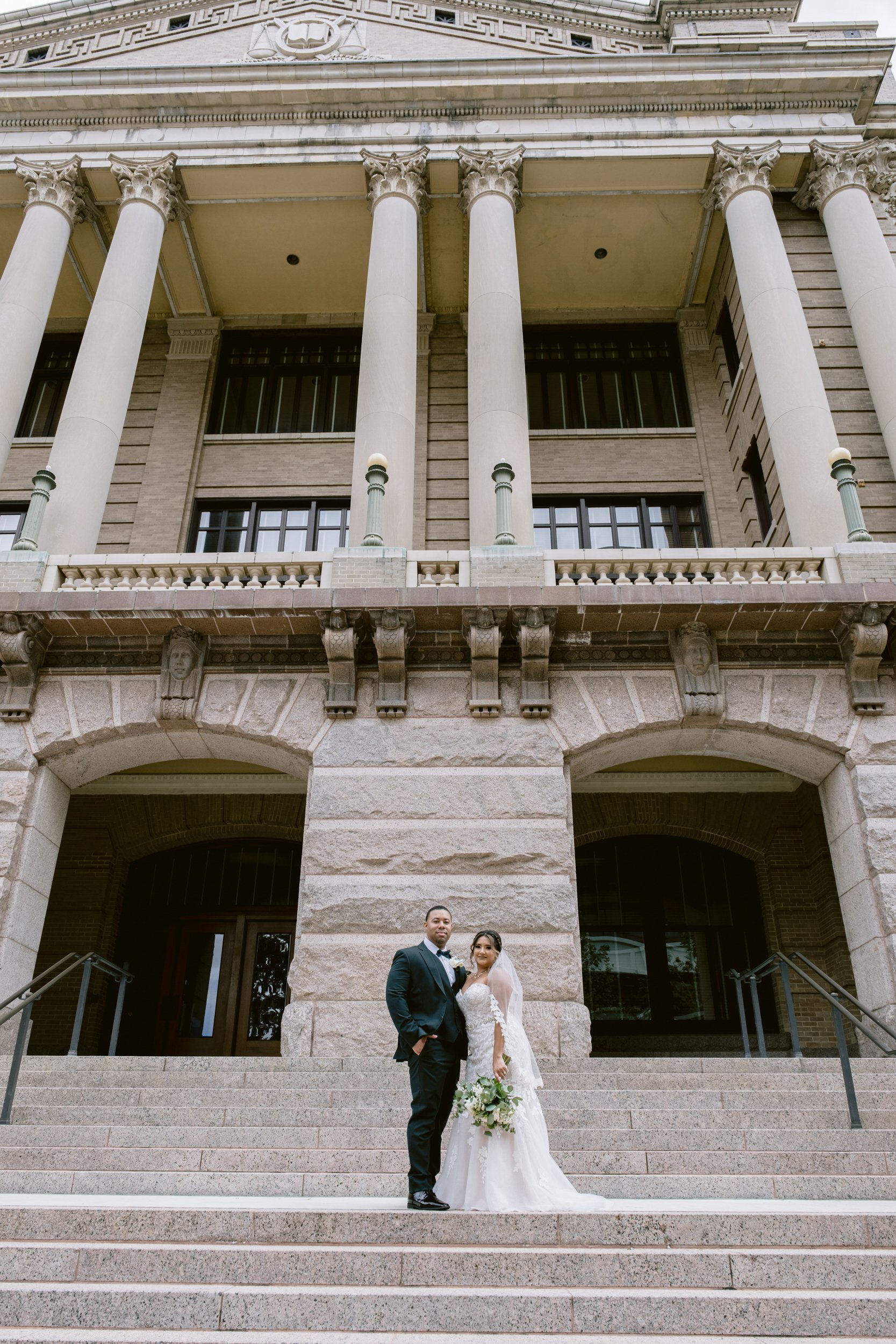 Giverny-Houston-Wedding-Photographer-1910-Courthouse-Buffalo-Bayou-RhondaManuel_0023.jpg