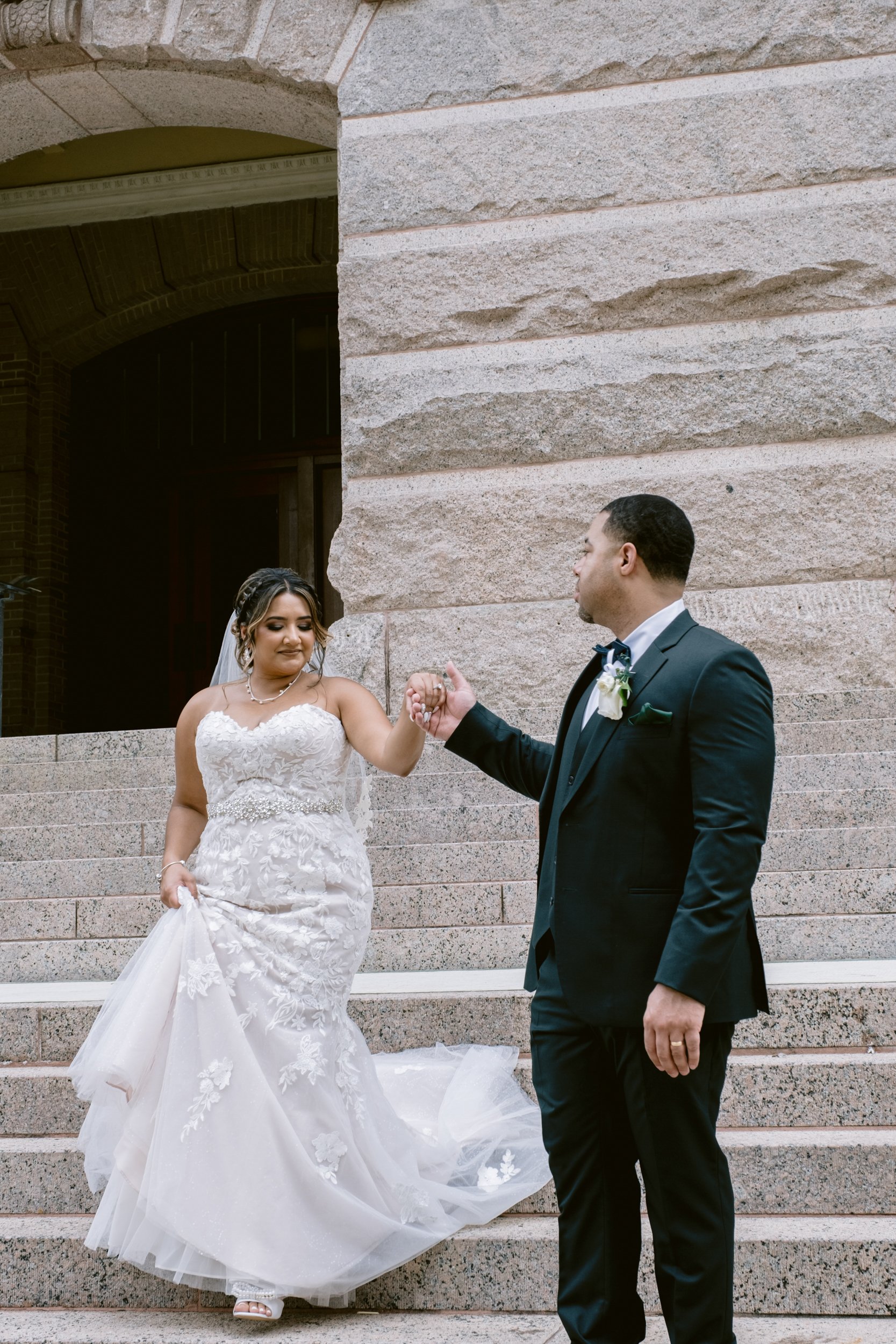 Giverny-Houston-Wedding-Photographer-1910-Courthouse-Buffalo-Bayou-RhondaManuel_0026.jpg