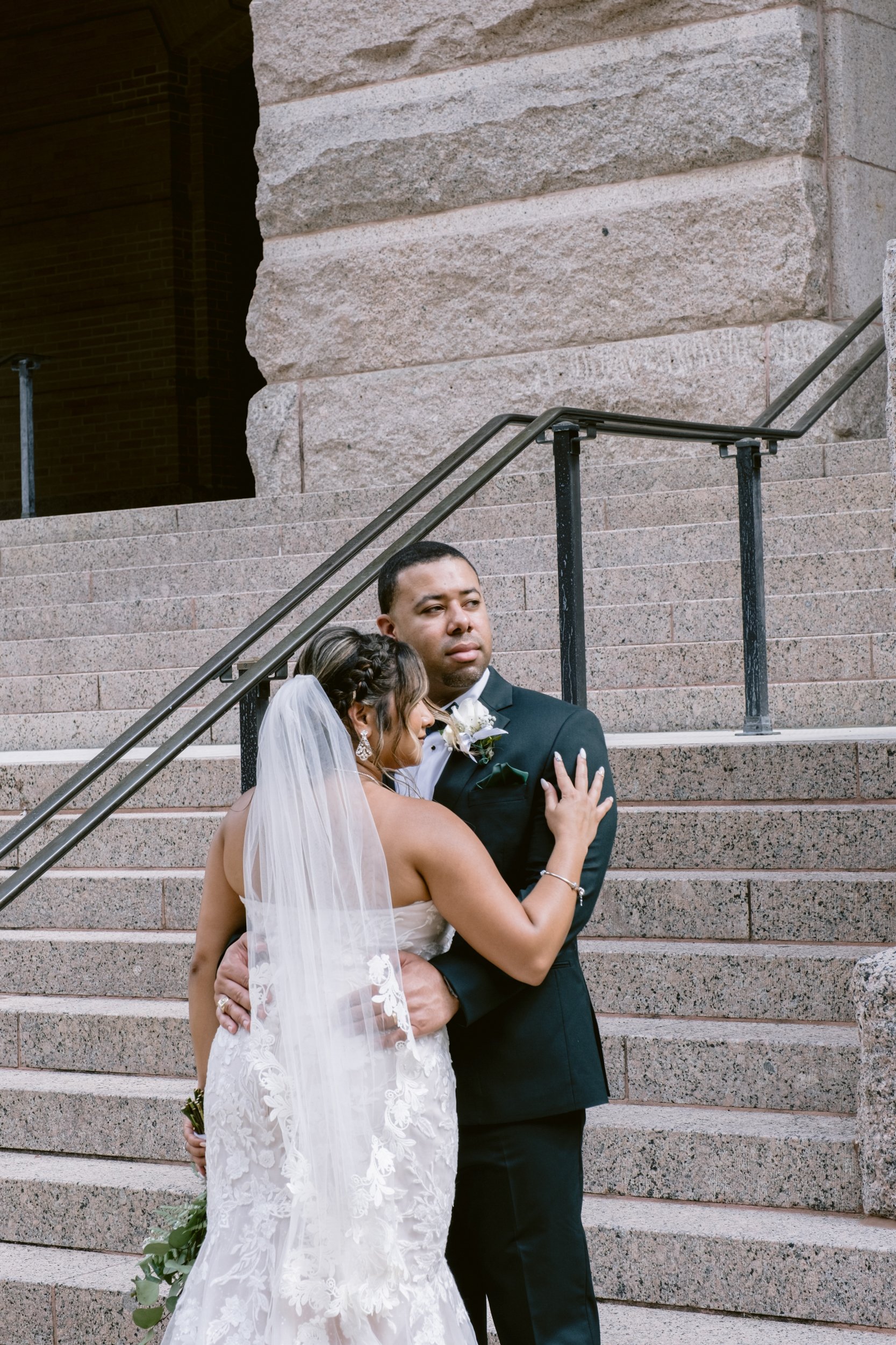Giverny-Houston-Wedding-Photographer-1910-Courthouse-Buffalo-Bayou-RhondaManuel_0031.jpg